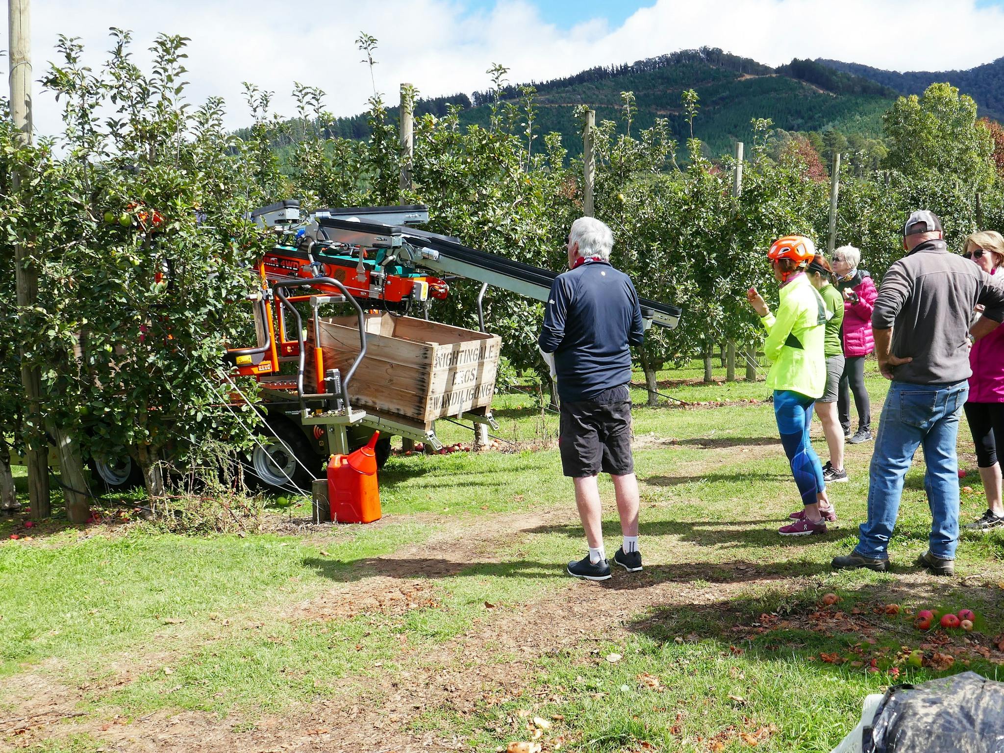 Meeting with an orchardist