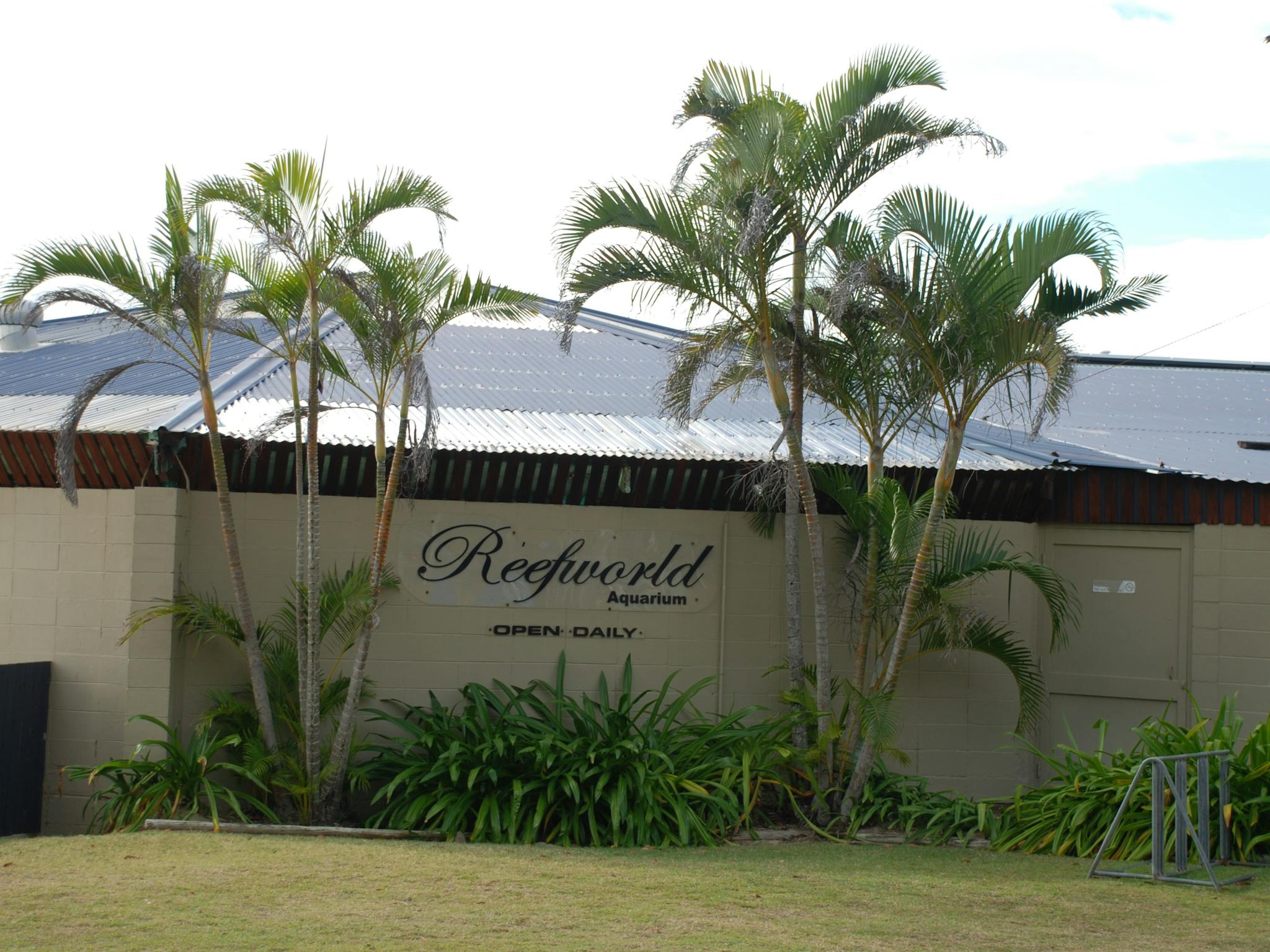 photo showing front facade of Reefworld Aquarium