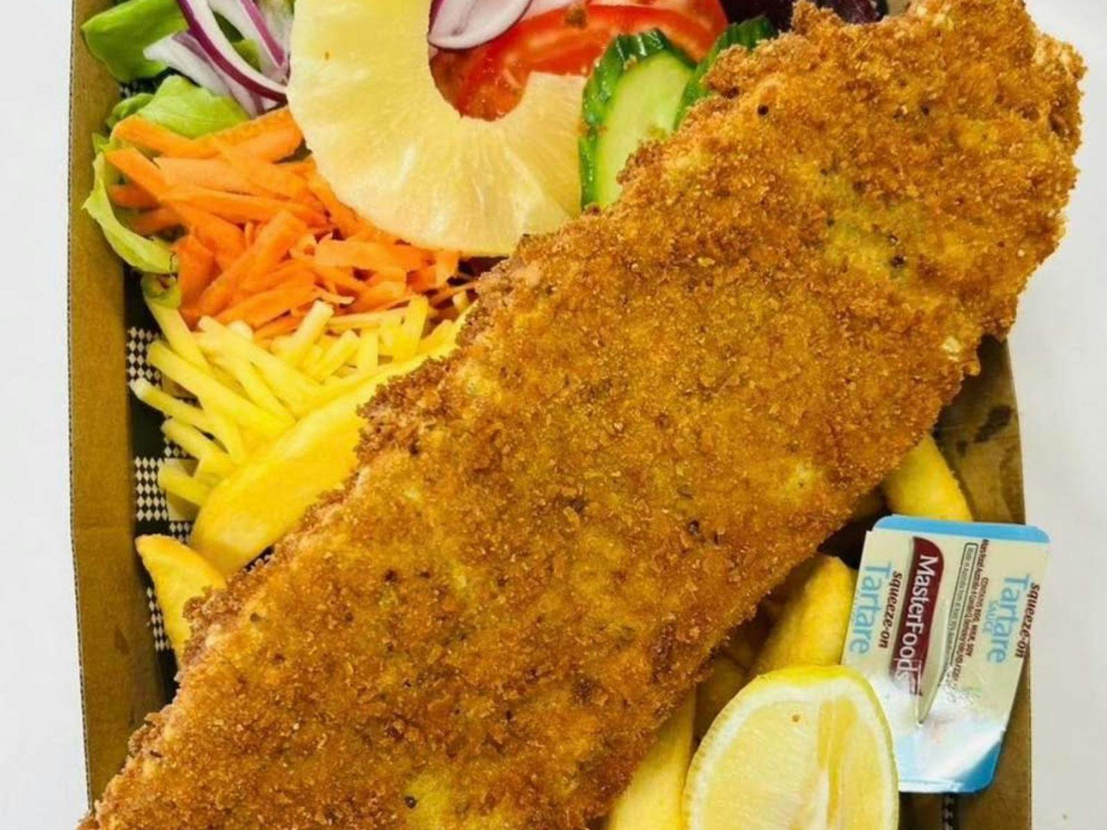 Fish, chips & salad