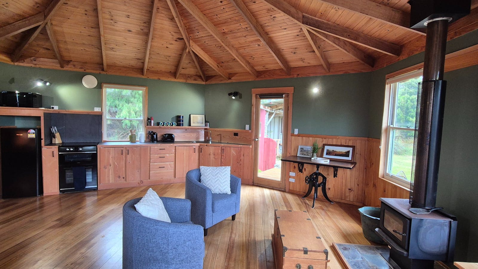 Living room & kitchen space