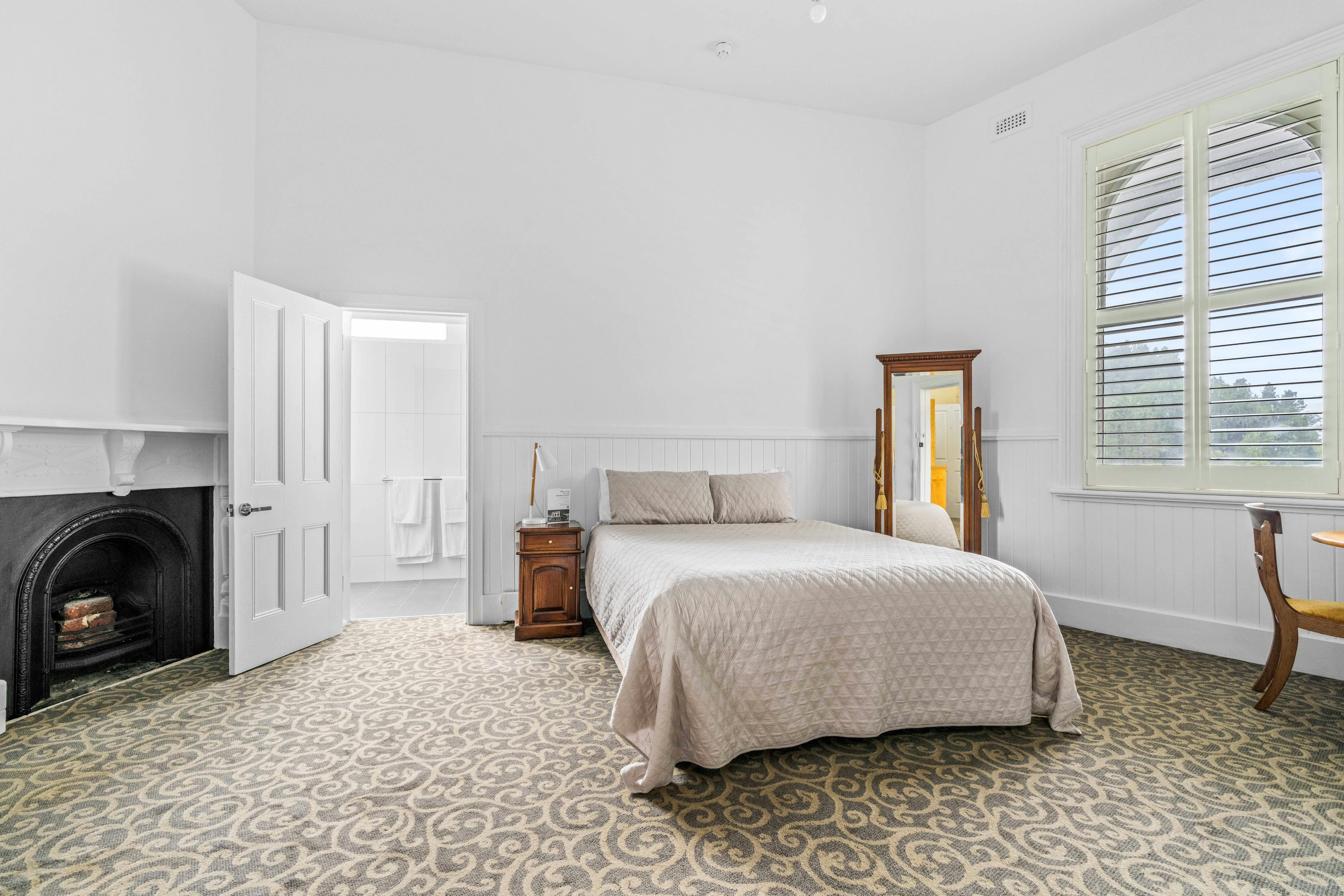 Empire Hotel