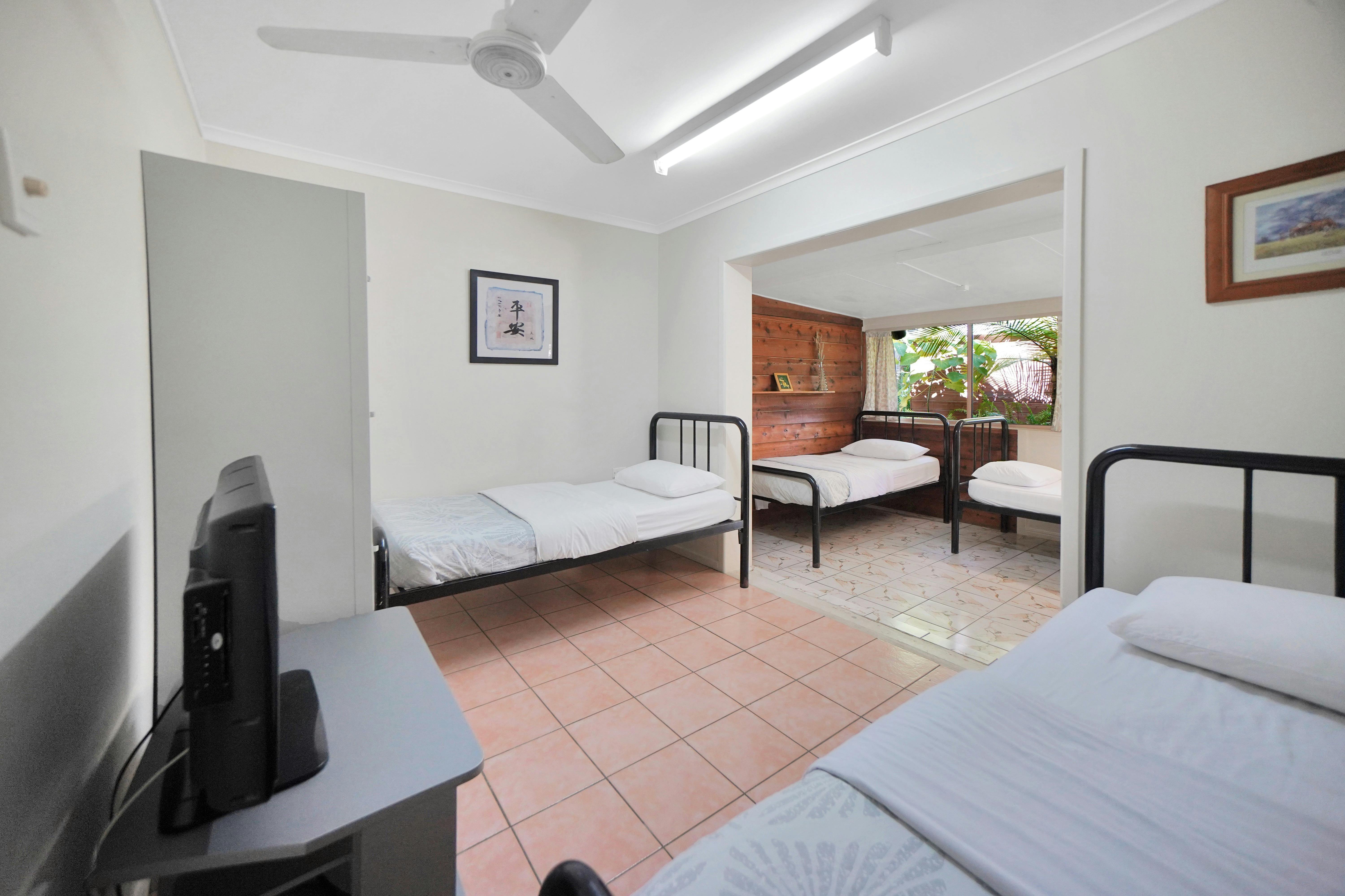 4 Bed Deluxe Mixed Dorm