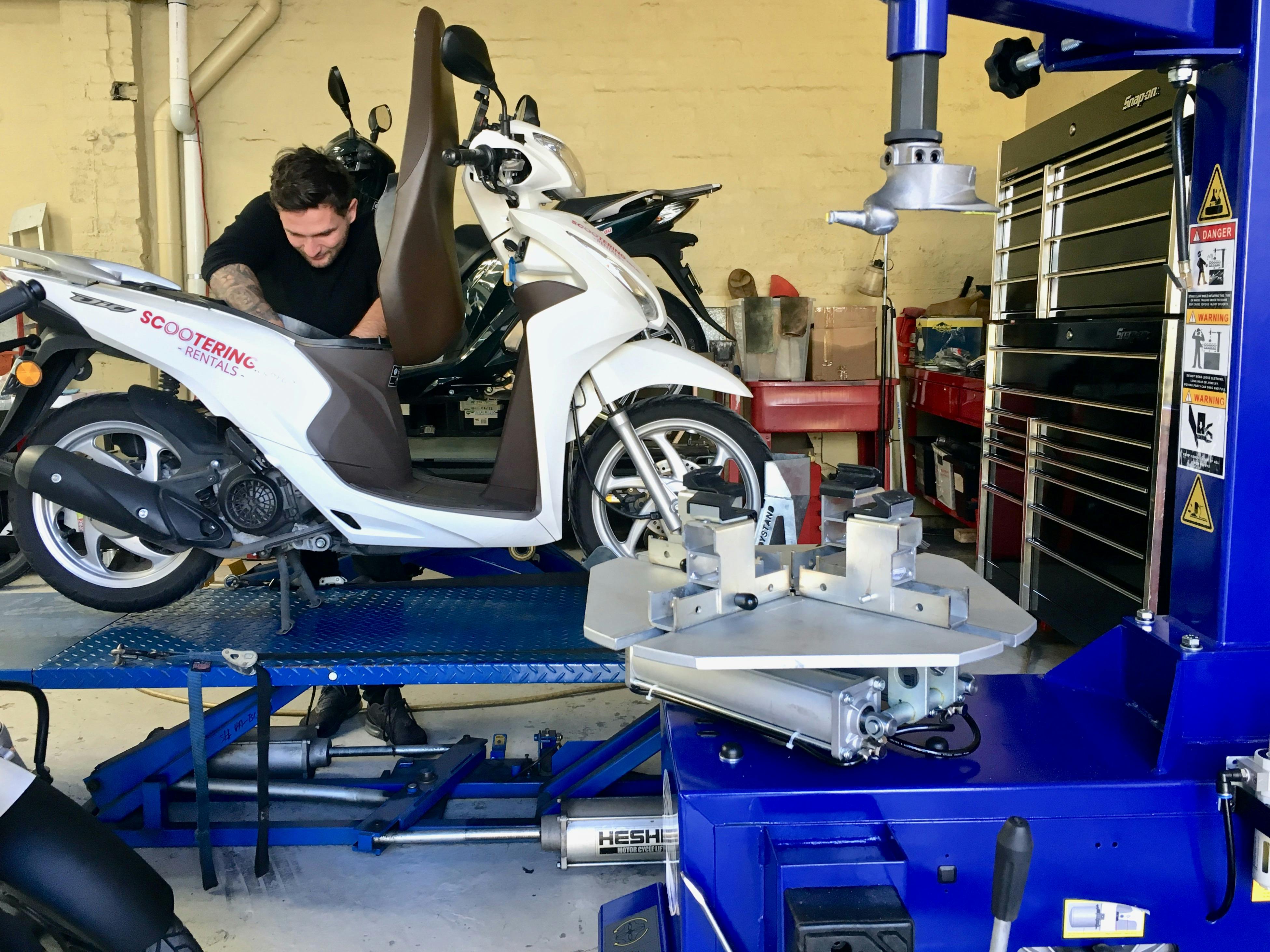 Scootering Sydney, Australia Official Travel & site