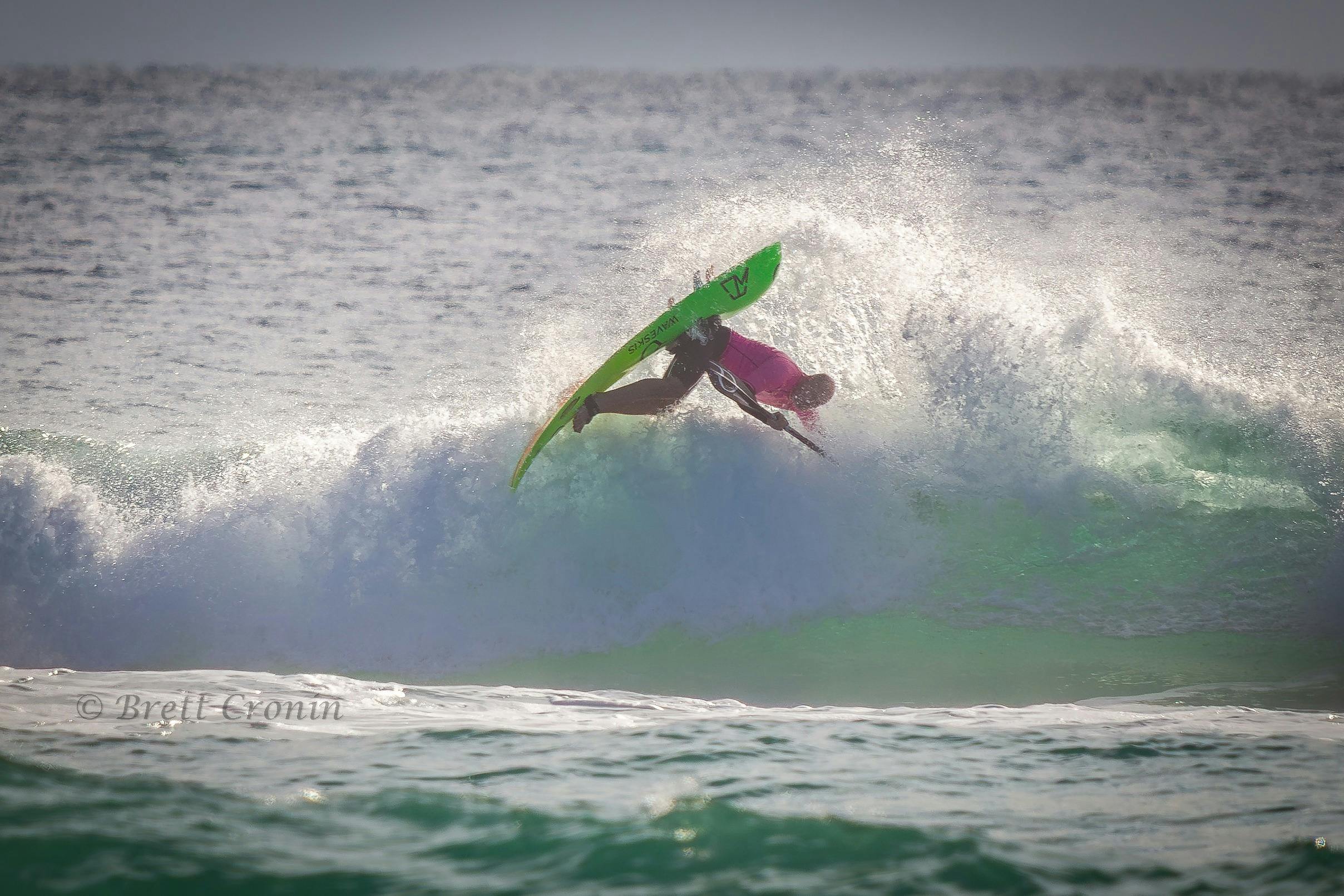 Waveski Surfing turning up