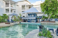 Mantra Portsea - Pool Bar