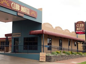 Front of the Club Motel showing driveway and reception