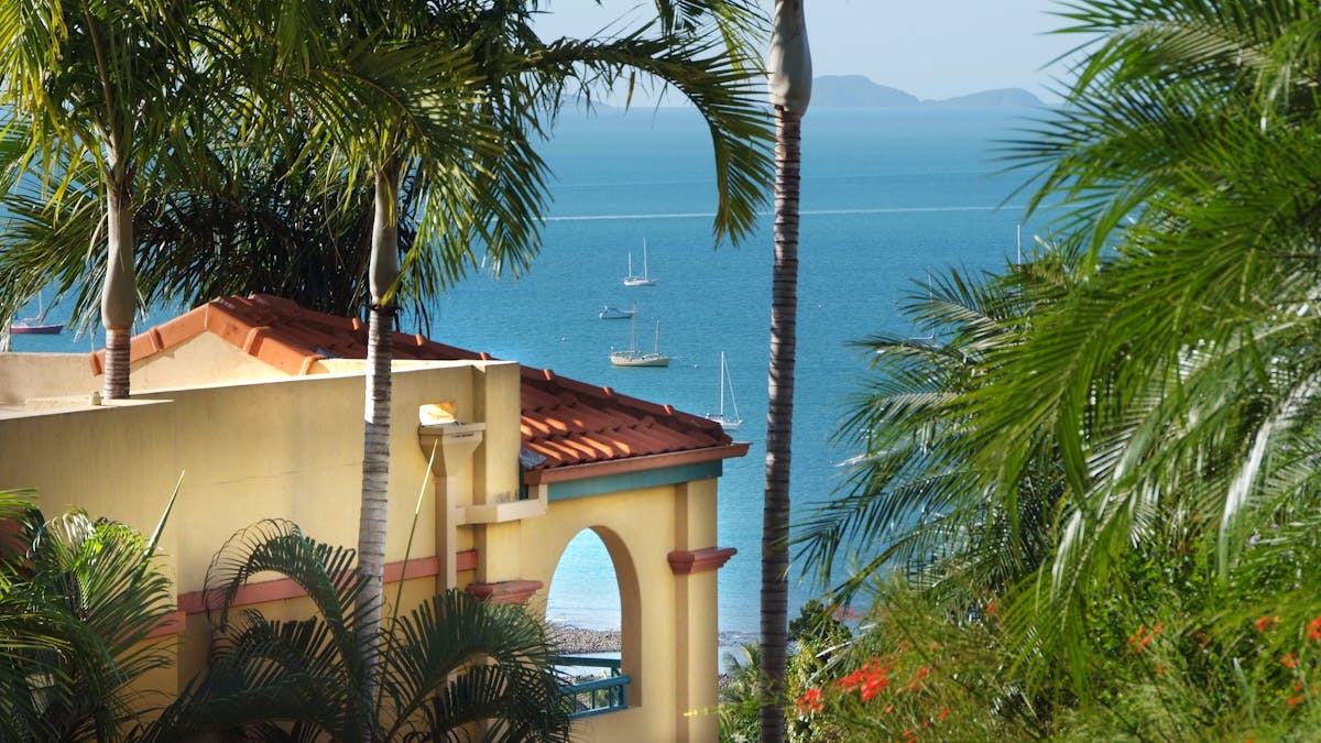 ocean view accommodation Airlie Beach