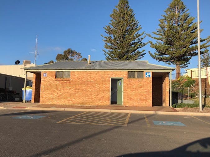 Public Toilet Port Hughes