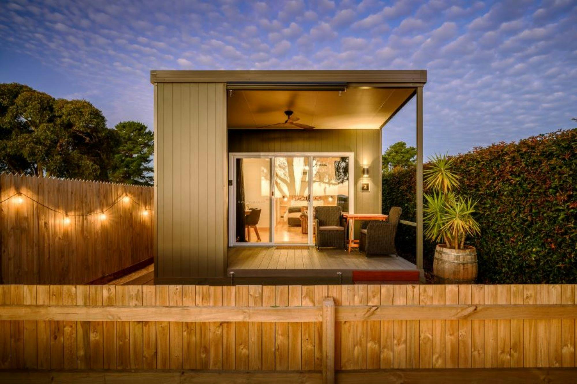 couples accommodation in walking distance to Brown Brothers Milawa
