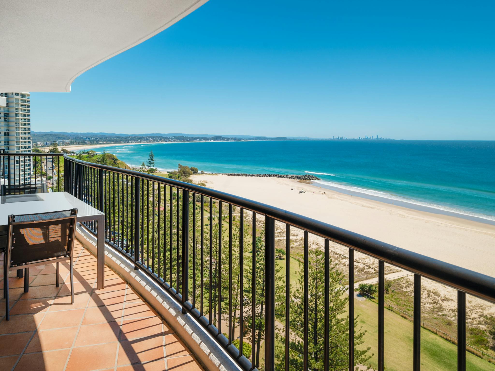 Mantra Coolangatta Beach - Balcony Mantra Coolangatta Beach - Balcony