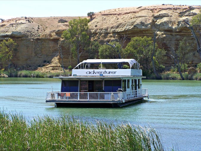 Griffens Marina Houseboats Adventurer
