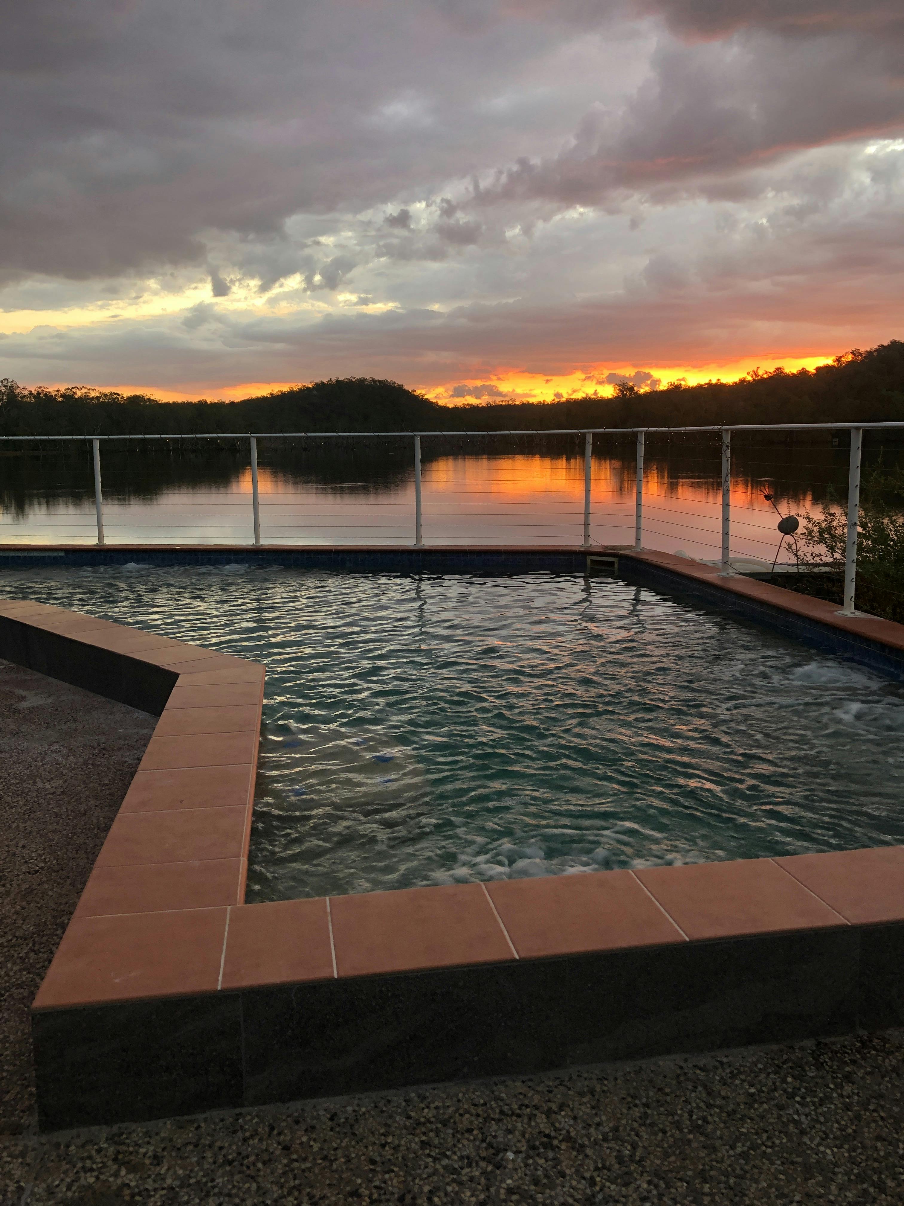 De Lago Resort on Lake Bennett