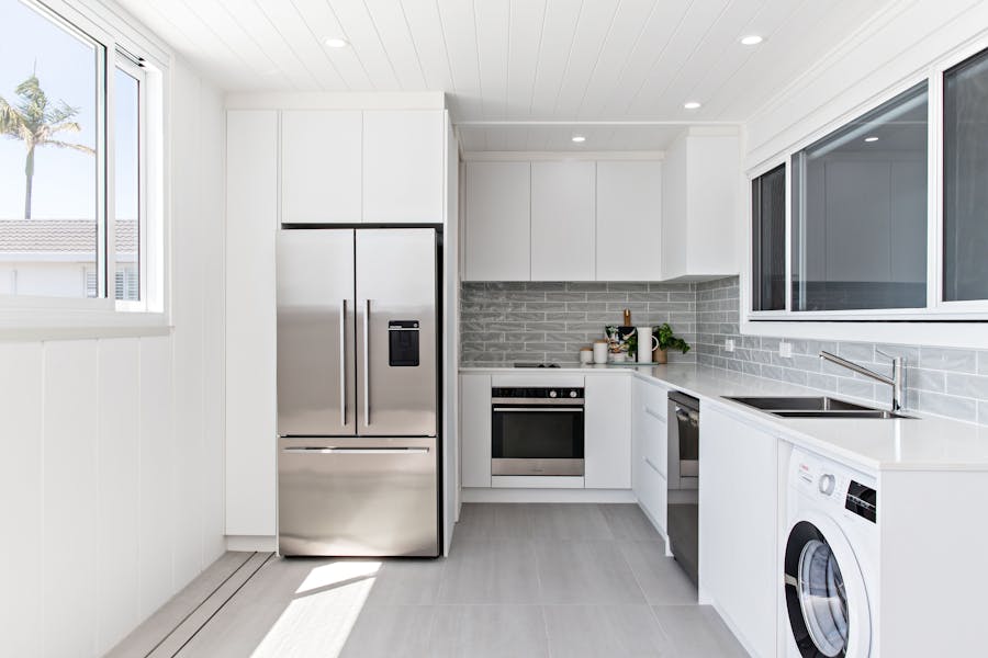 Full size kitchen