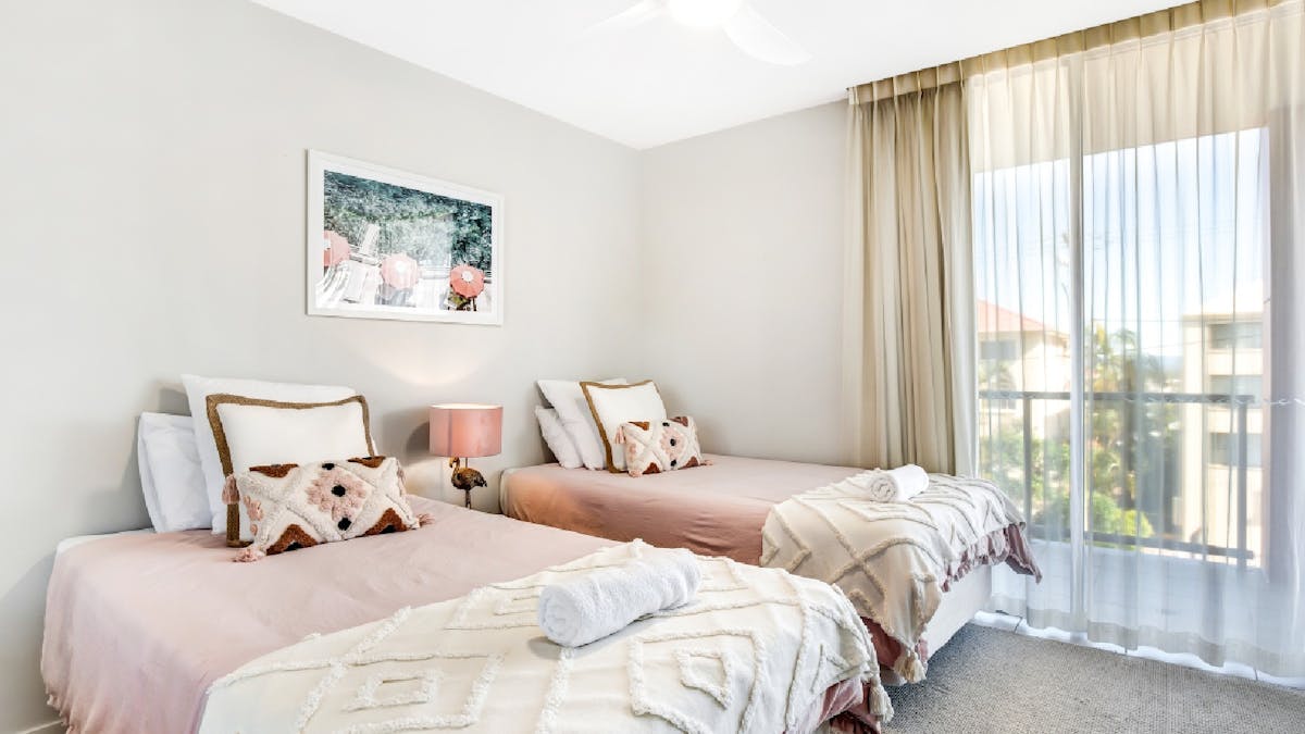 Twin bedroom