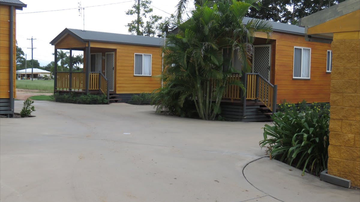 One bedroom Deluxe self contained Cabins