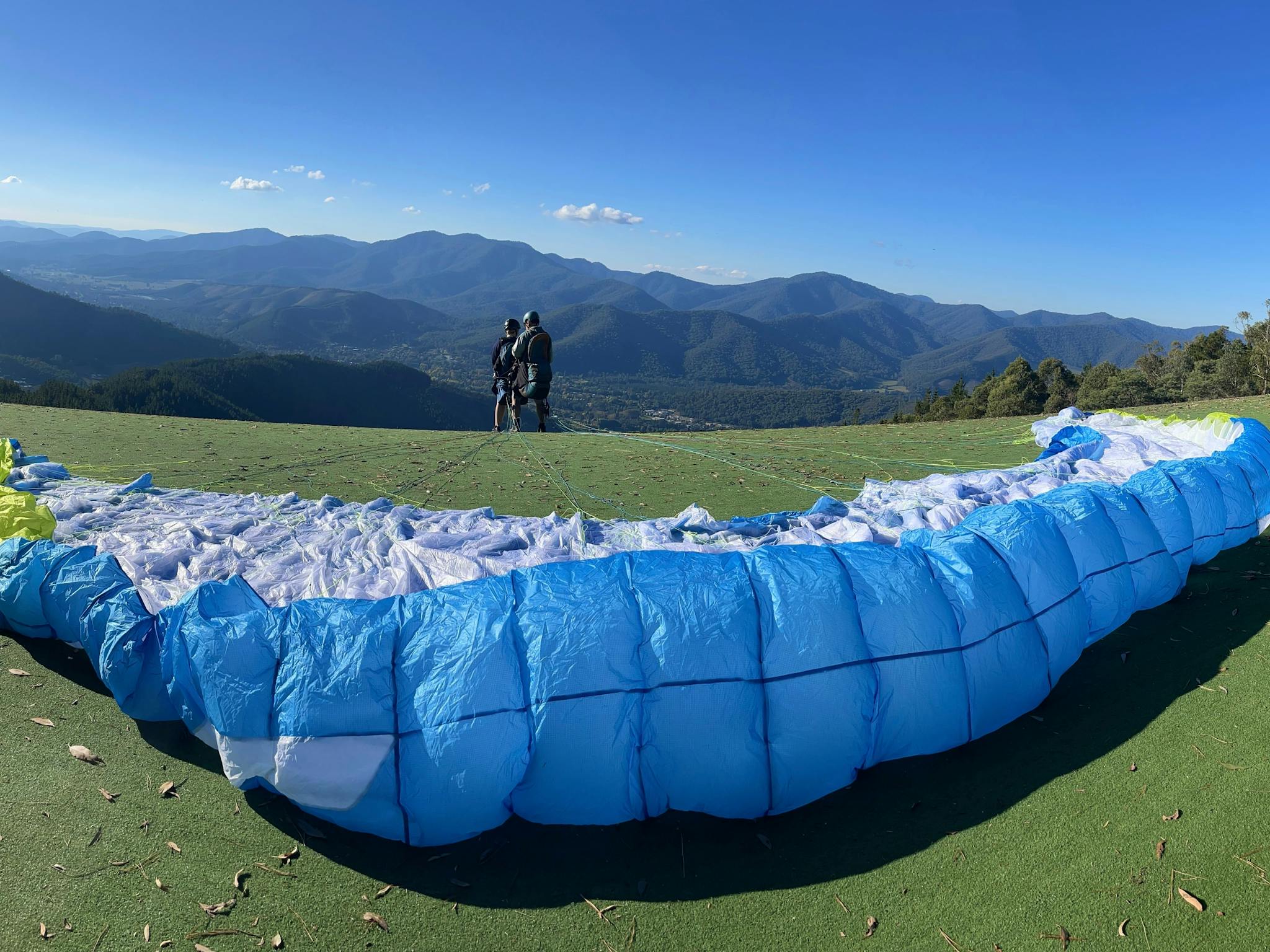 Paragliding tandem launch Bright