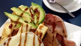 Breaky-Weekender