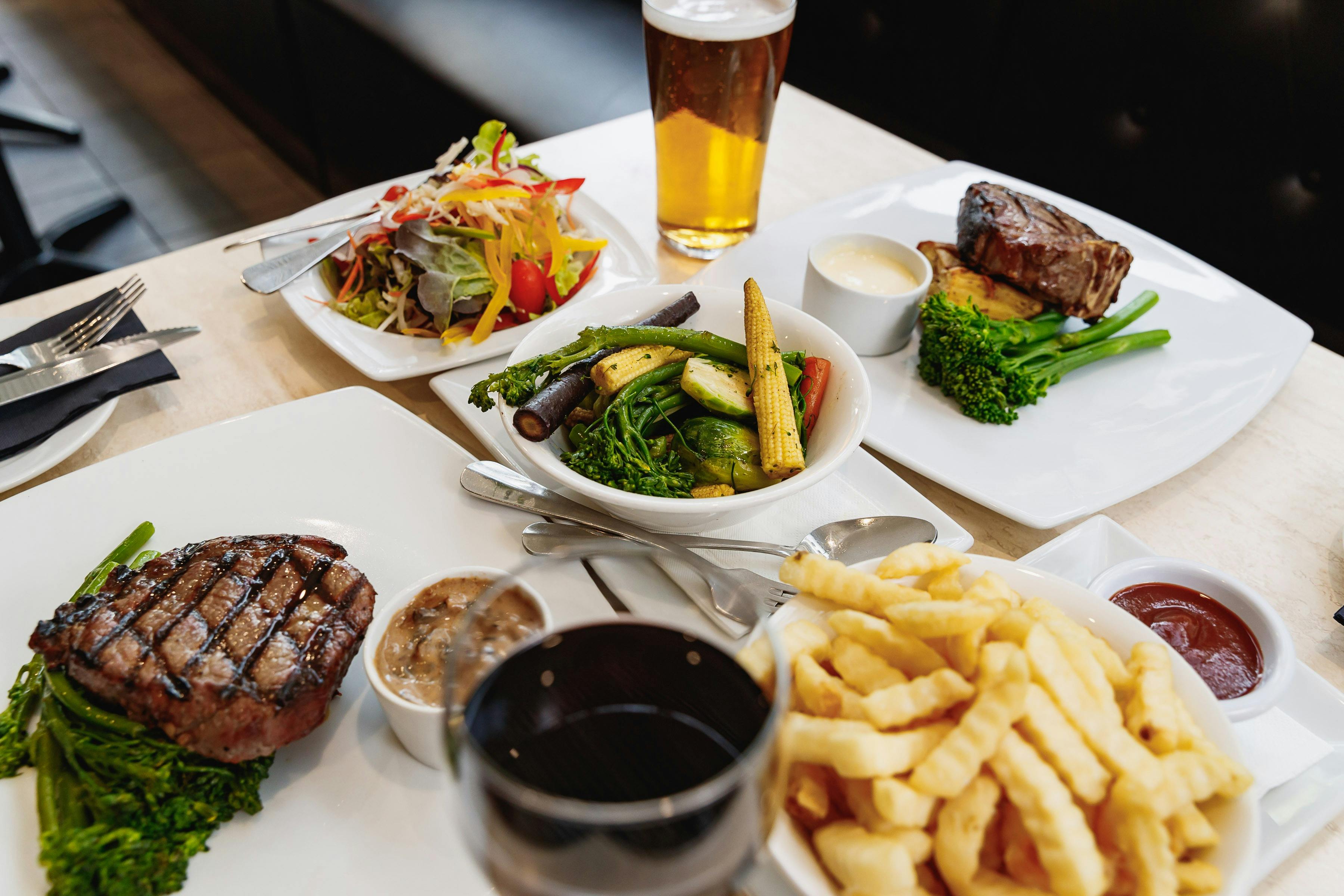 Kelly's Bar and Grill