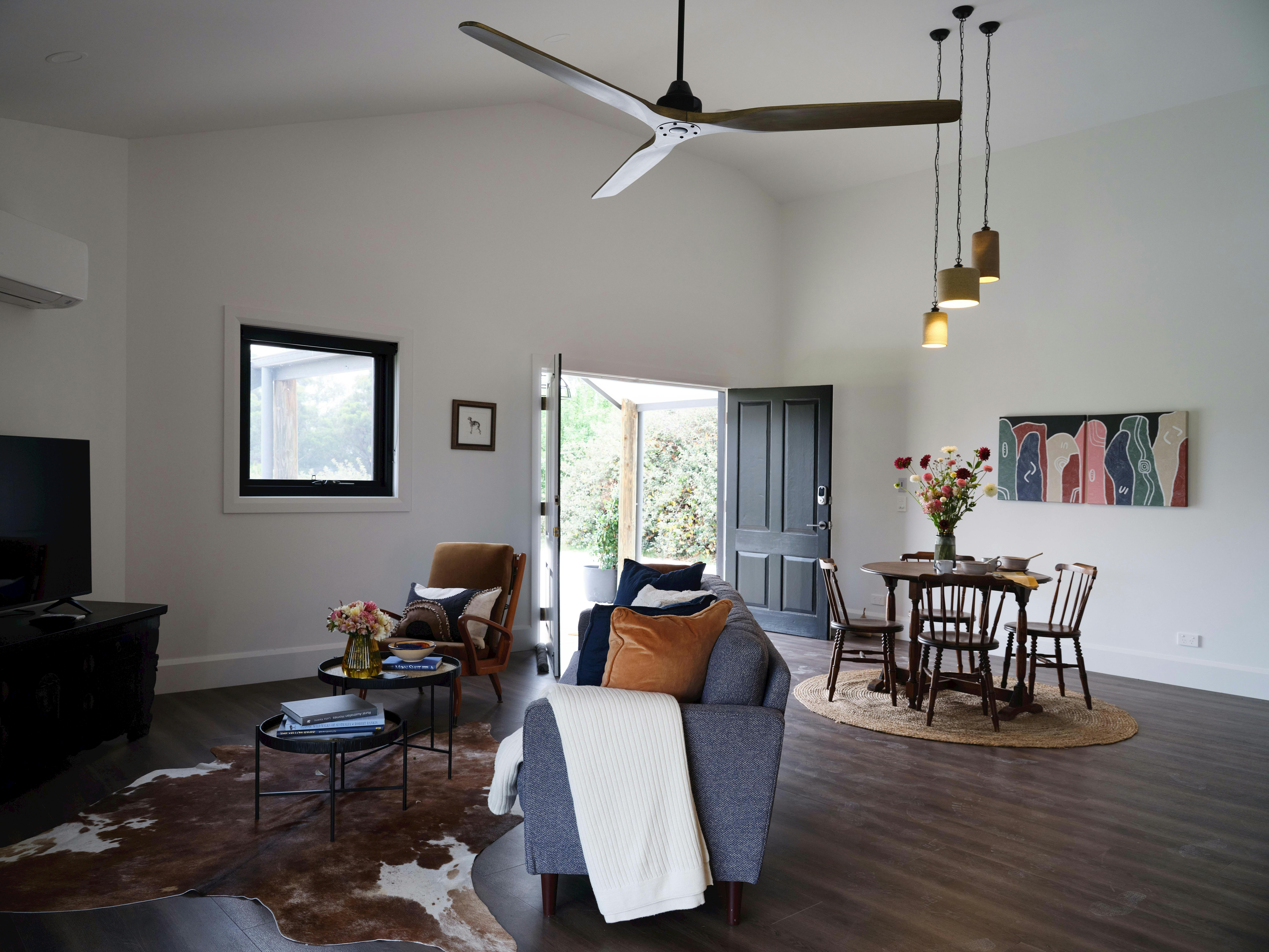 Shawwood Cellar Door  Luxury Farm Stay Accommodation Living/Dining and Entrance