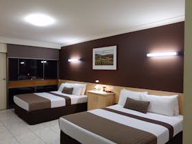 The Reef Gateway Hotel Motel