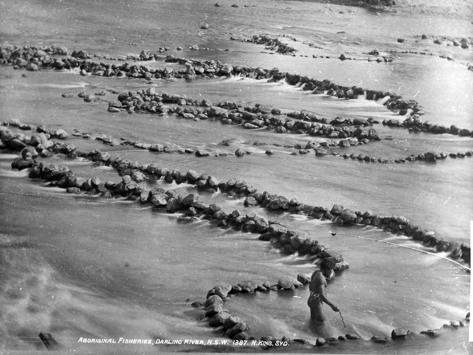 Buff Point Fish Trap Brewarrina Fish Traps (Baiame's Ngunnhu) | NSW Holidays & Accommodation ...