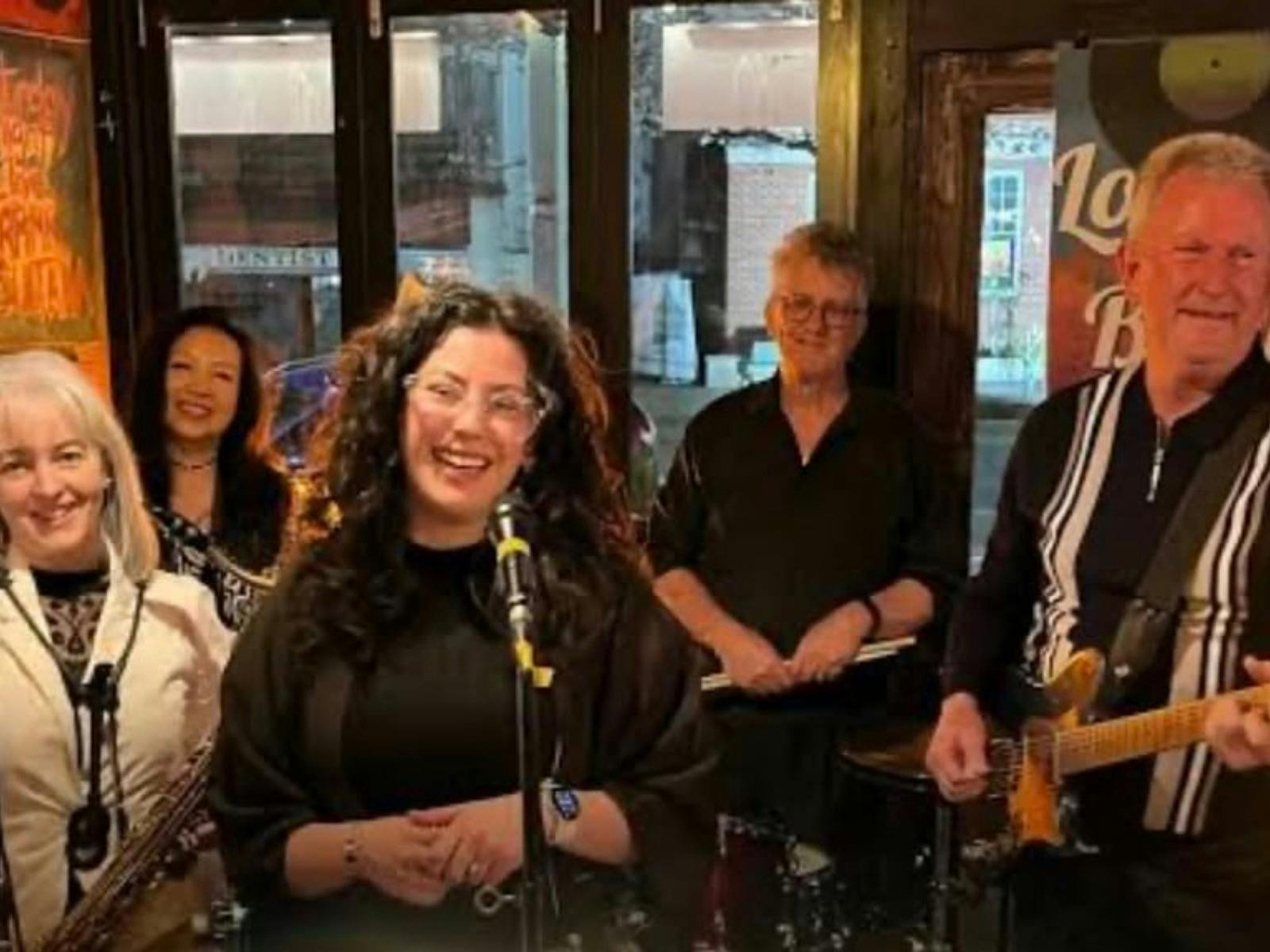 Lounge Baby at Yazzbar