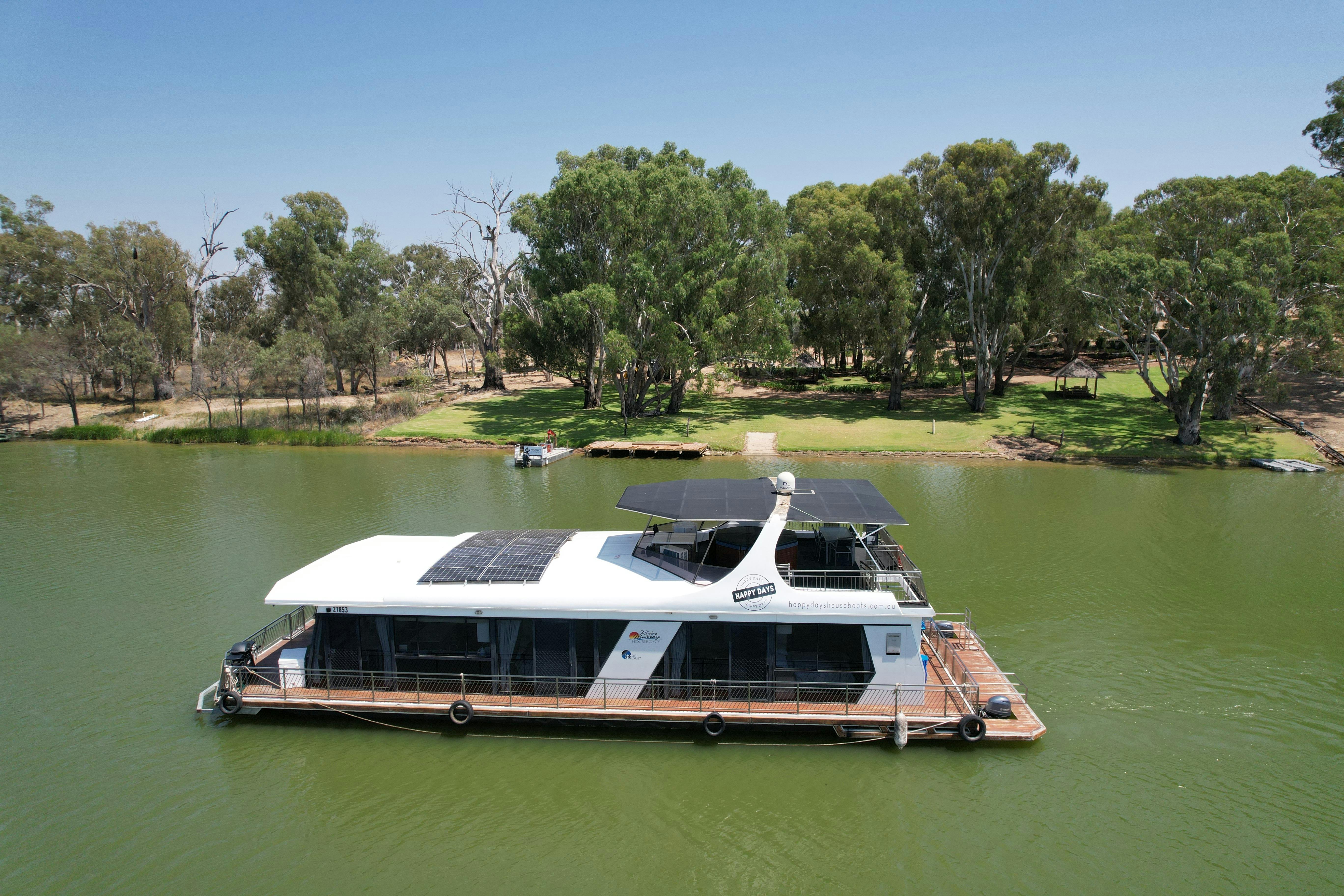 Happy Days Houseboat