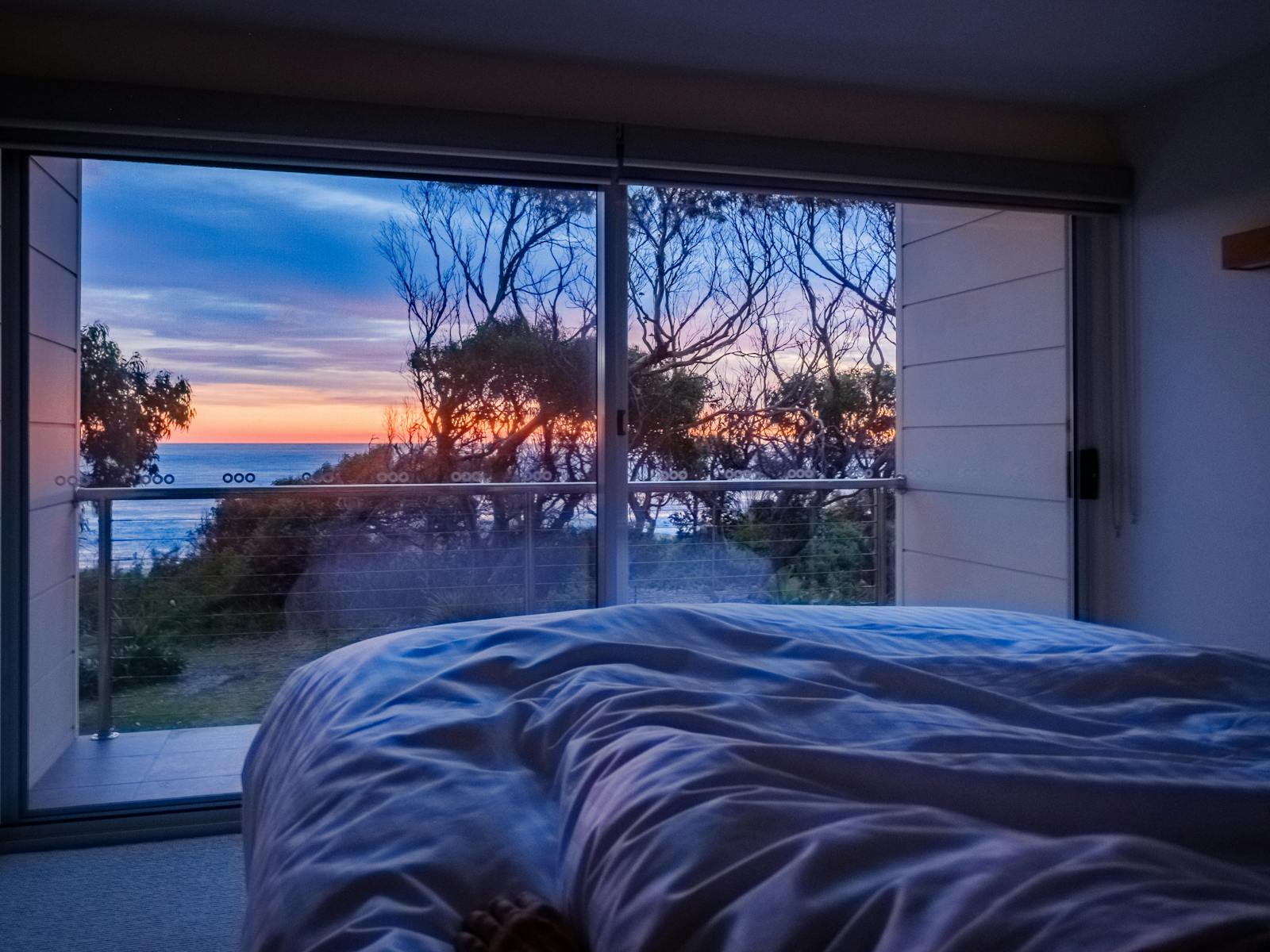Luxury self-contained waterfront accommodation  Bicheno Tasmania Australia