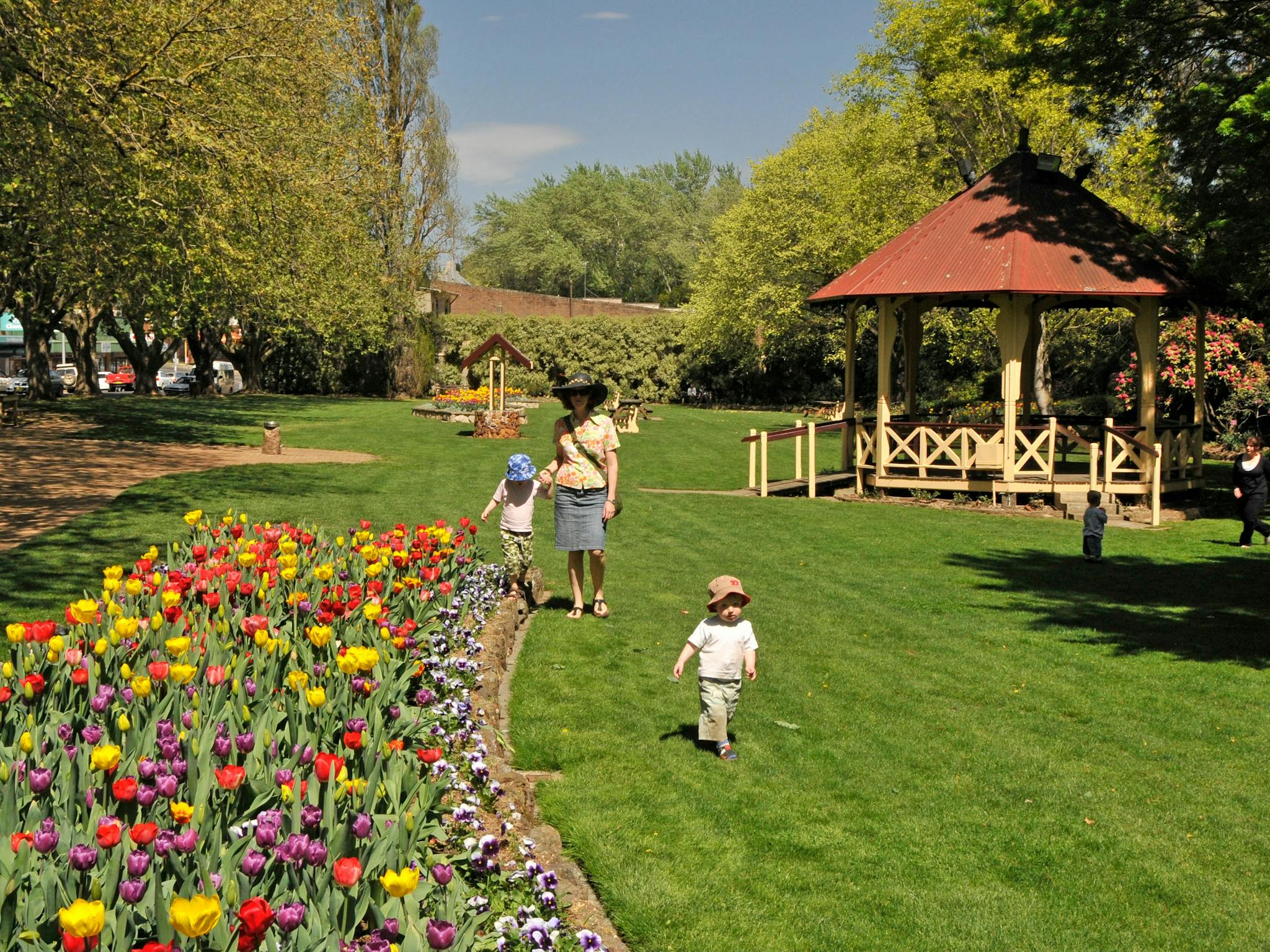 Leighton Gardens
