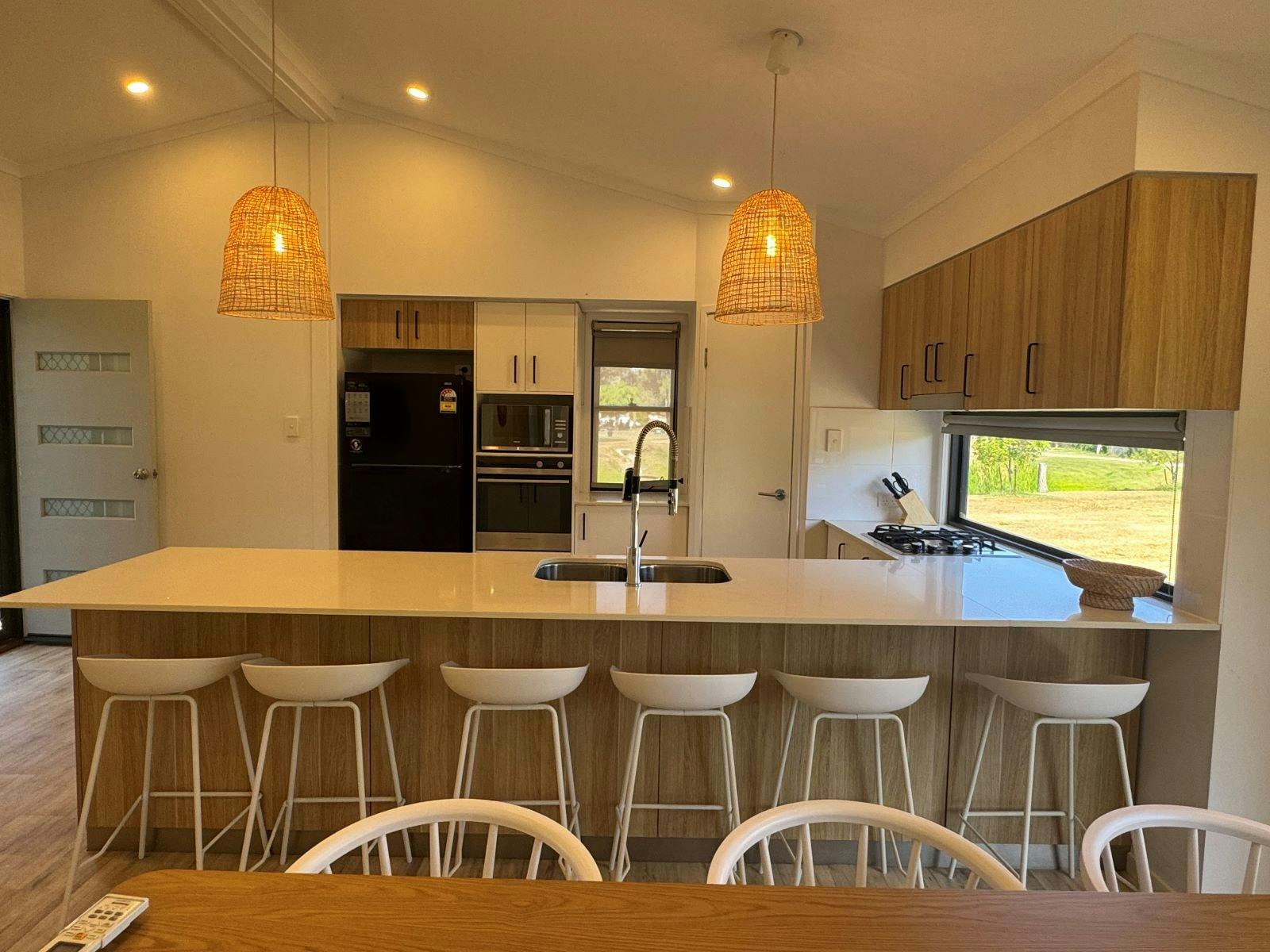4 Bedroom Holiday House Dining 4 Bedroom Holiday House Dining