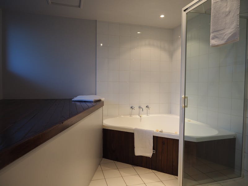 Motel Spa Room image