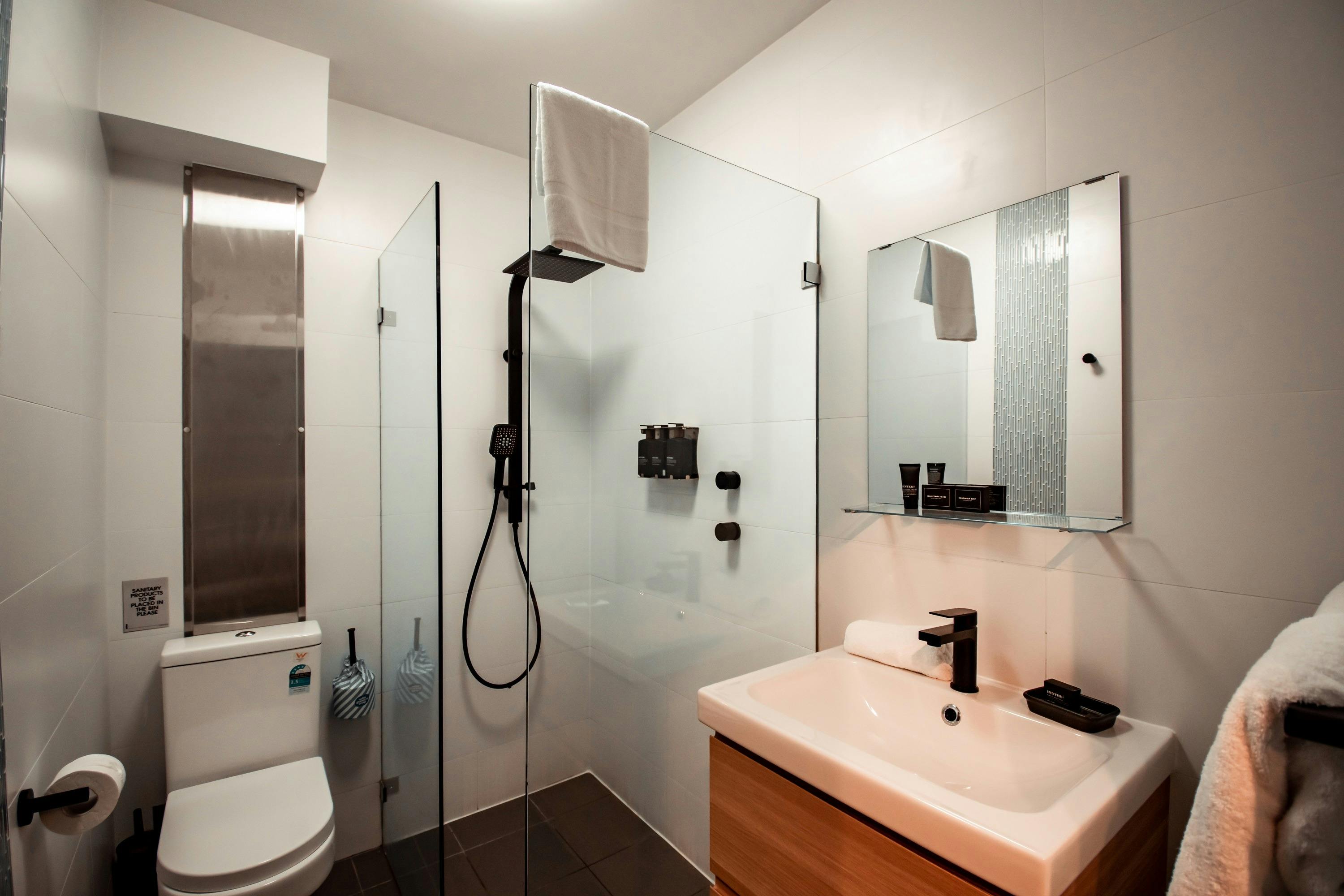 Bathroom, The Blue Hotel