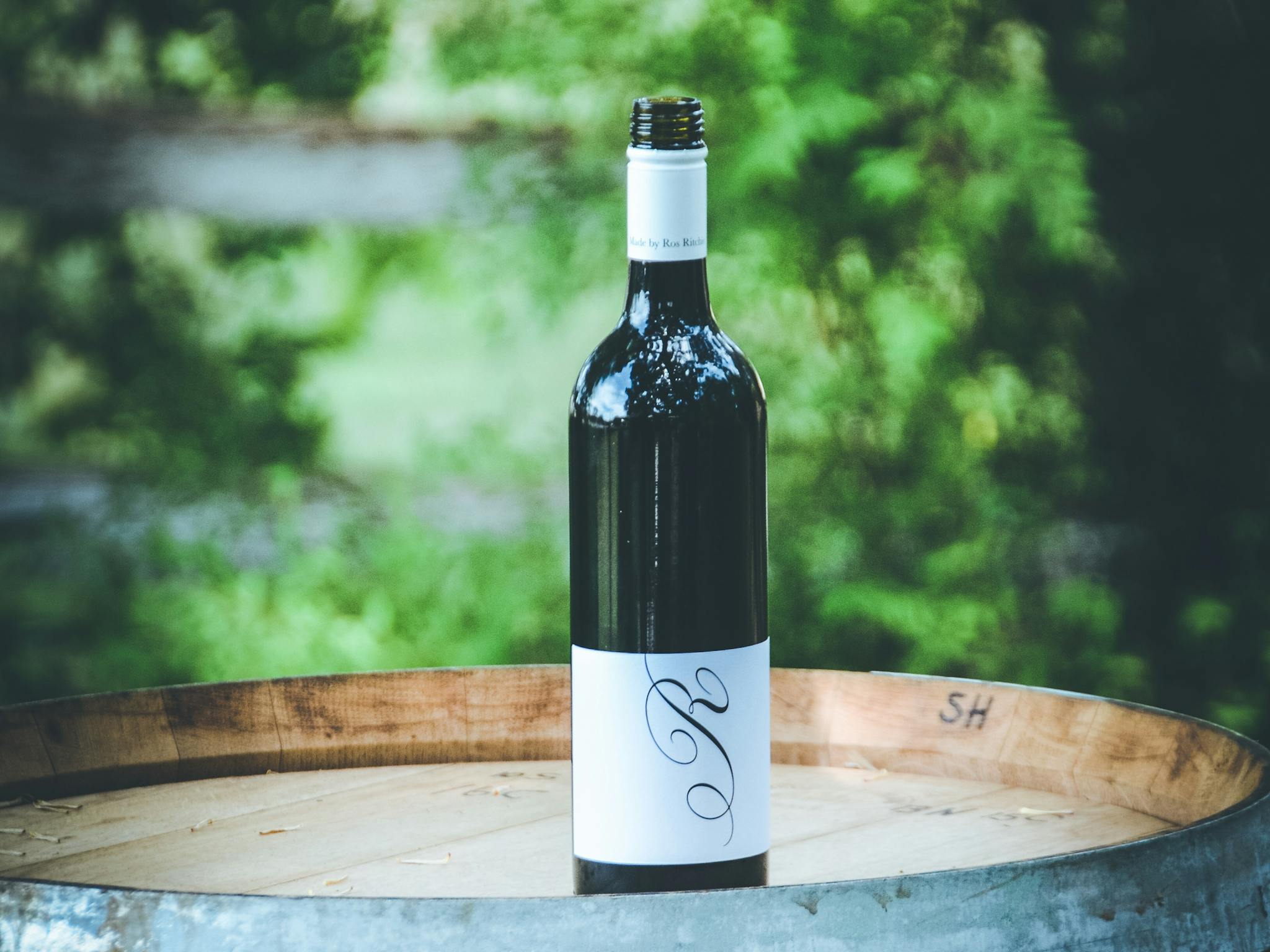 Enjoy the stunning surrounds of Ros Ritchie Wines Cellar Door at Magnolia House Mansfield