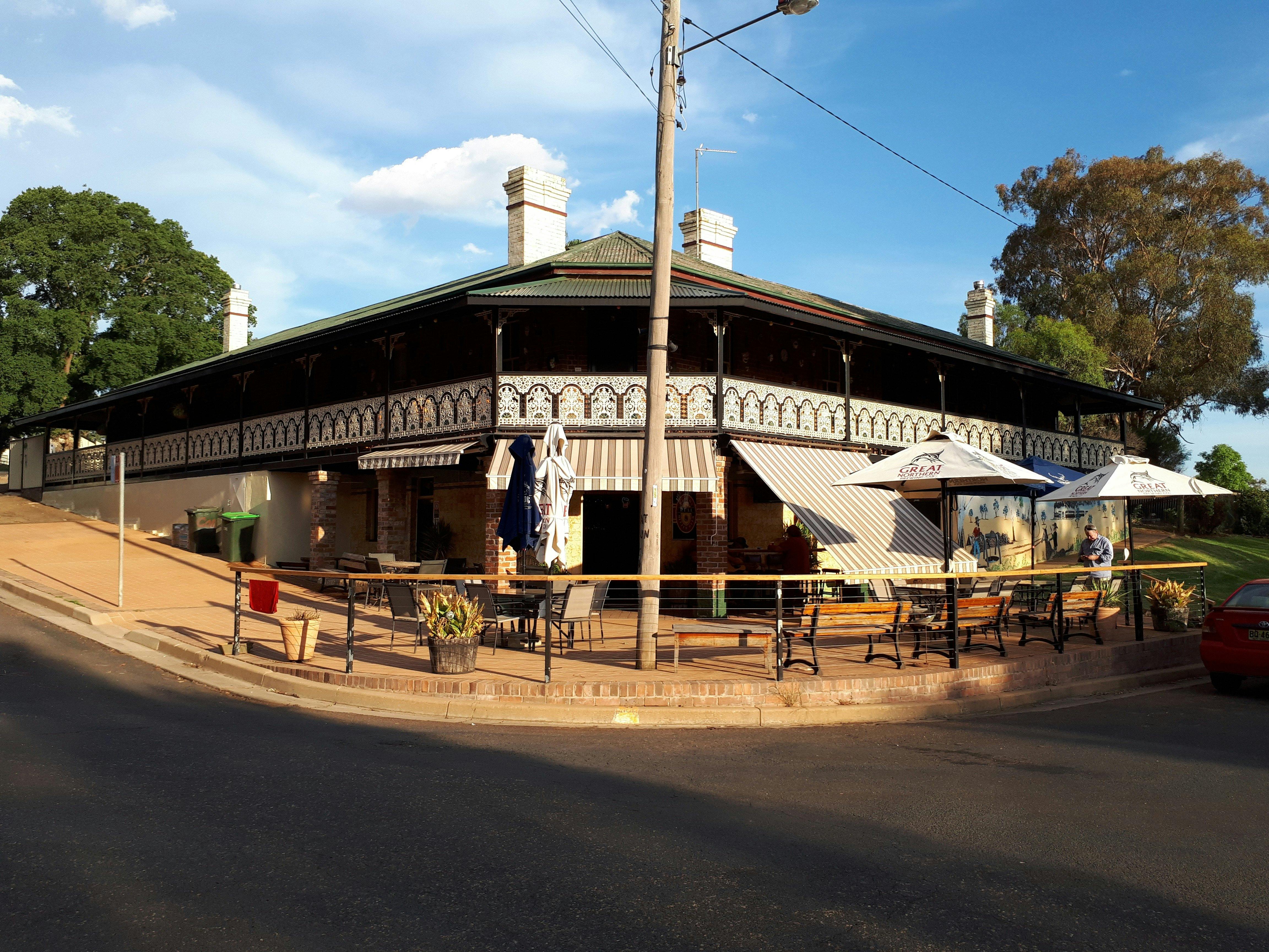Wallendbeen Hotel