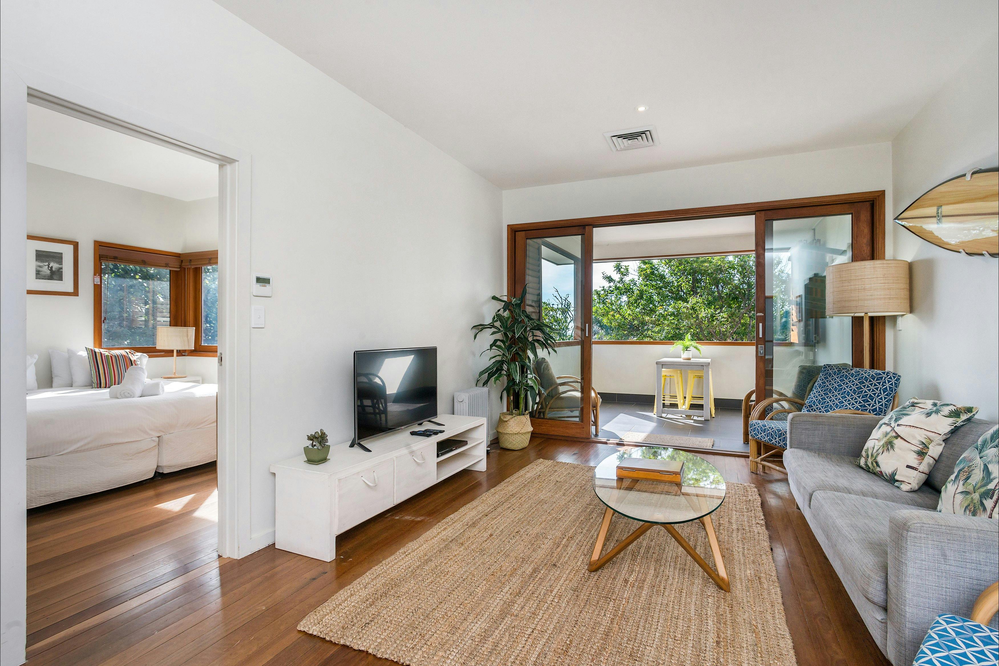 クイックシルバーアパート-リビングエリア