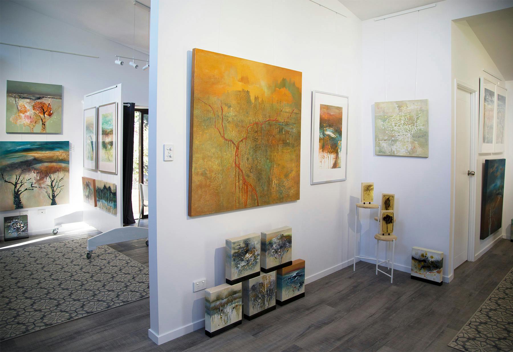 Art Gallery paintings, sculpture and books