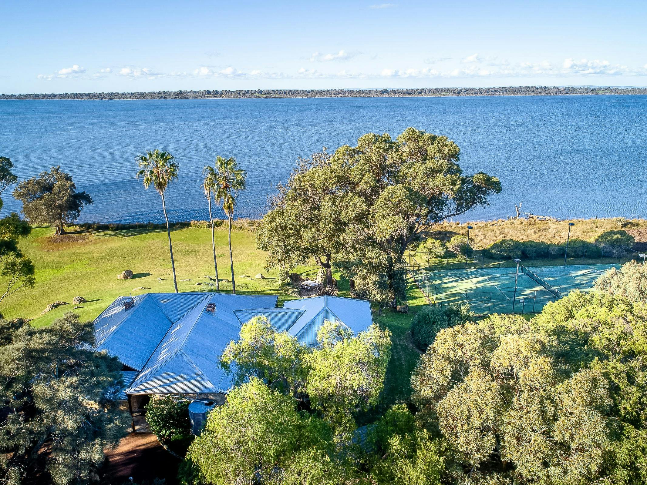 Private Properties I Allandale I Historic homestead overlooking the Harvey Estuary