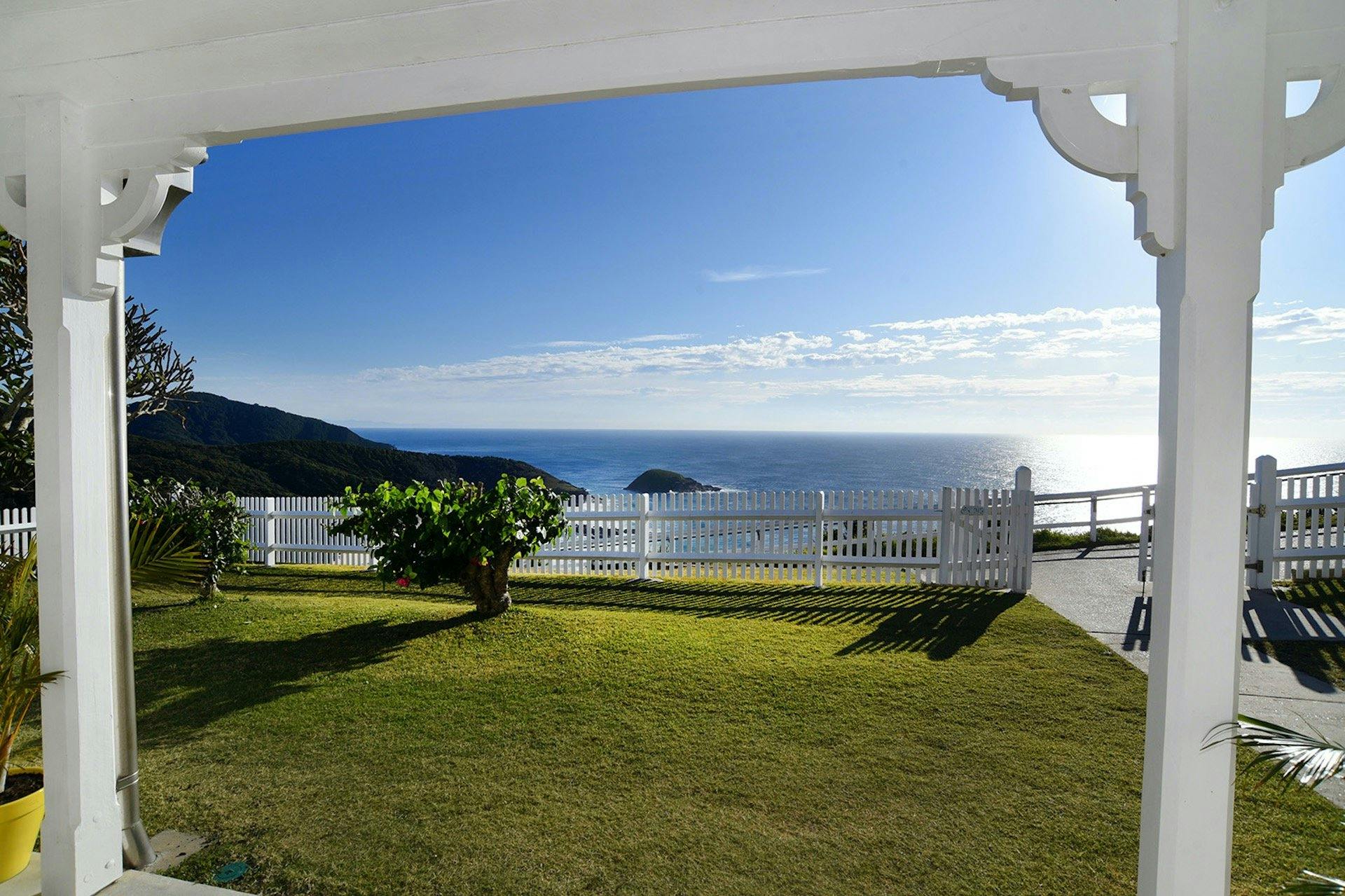 B&B Bed and Breakfast south west rocks accommodation national parks smoky cape lighthouse cottages