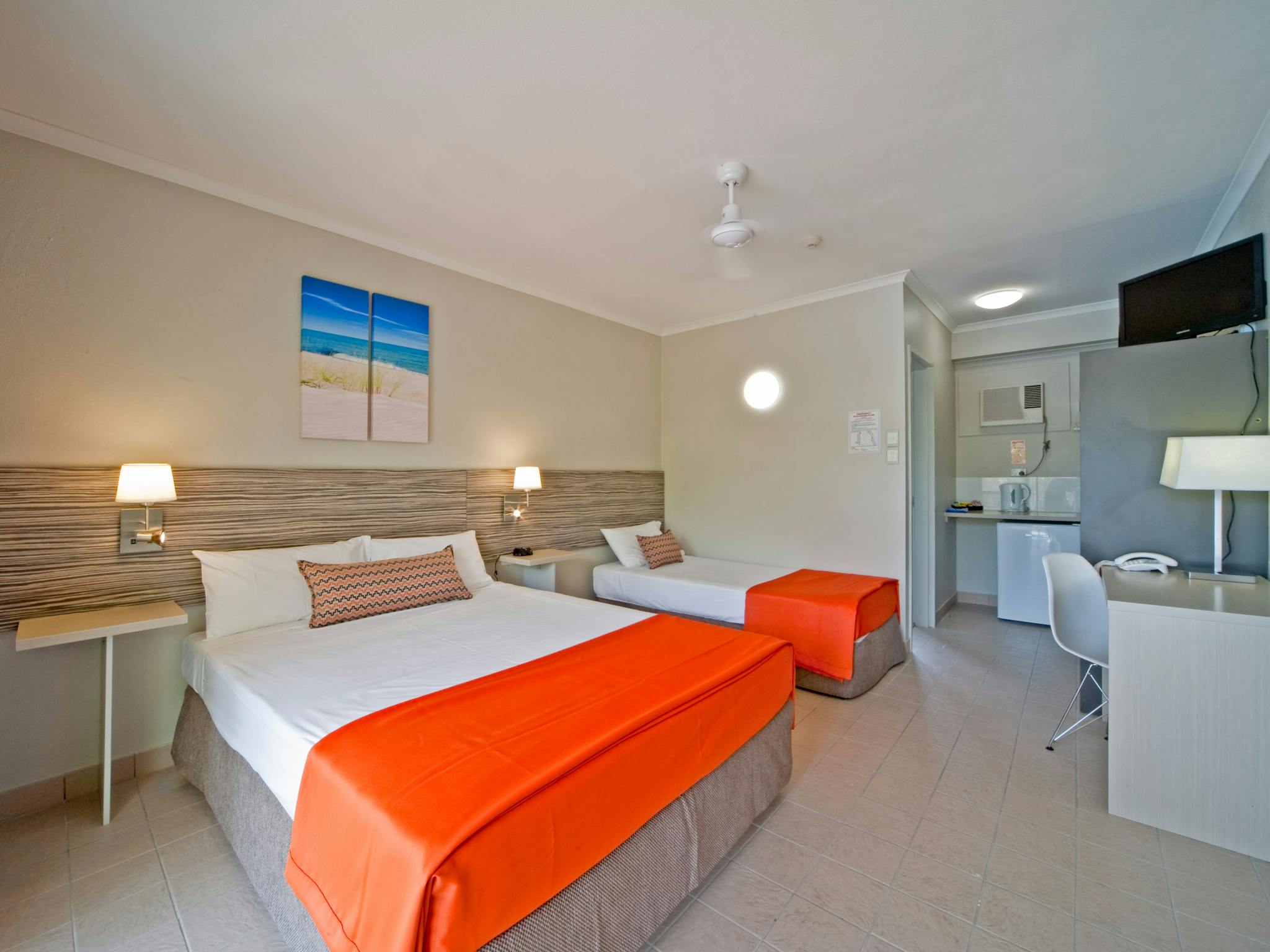 Club Croc Hotel Airlie Beach Standard Room Club Croc Hotel Airlie Beach Standard Room