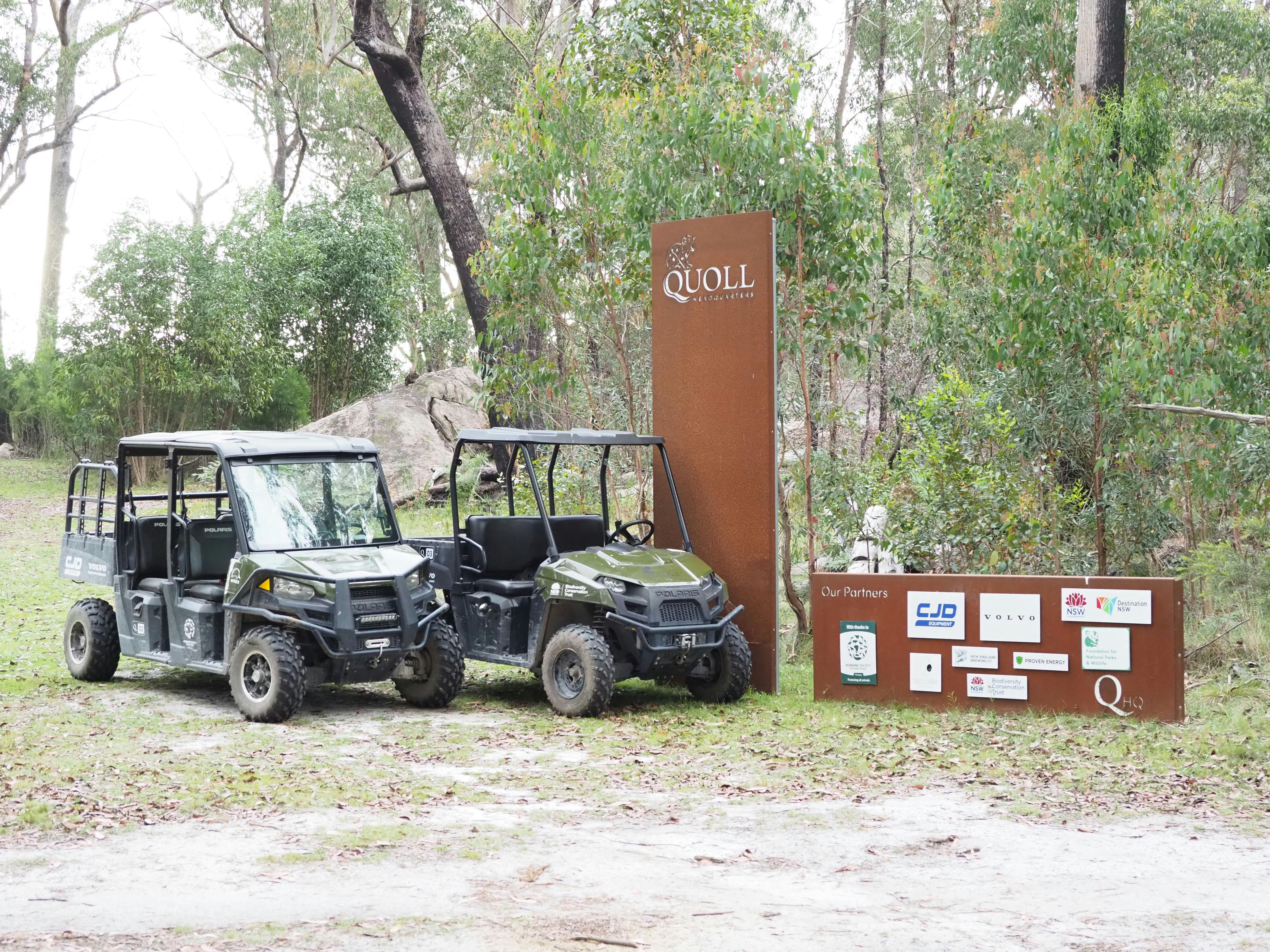 레인저 가이드 중 한 명과 함께 개인 투어를 위해 버기를 타고 가세요
