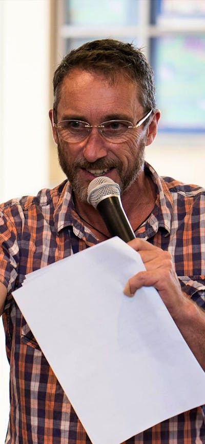 Trivia Host Larry, asking questions