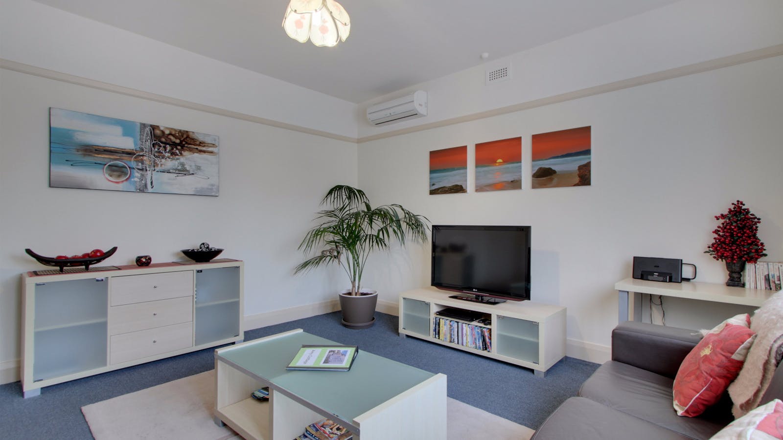 Spacious formal air conditioned lounge