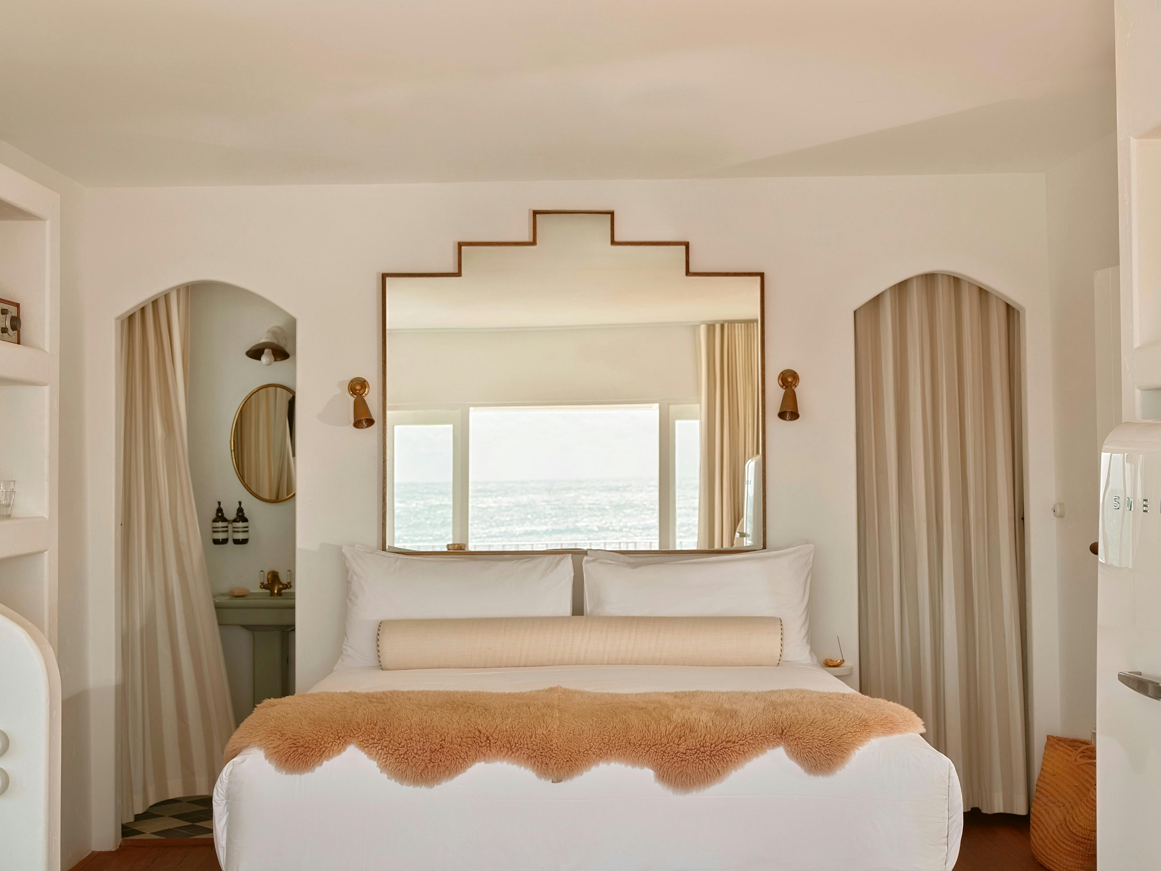 Il Delfino beachfront room