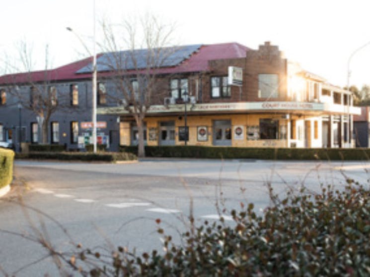 The Courthouse Hotel in the centre of Boorowa has it all ...cold beer,  meals and  accommodation.