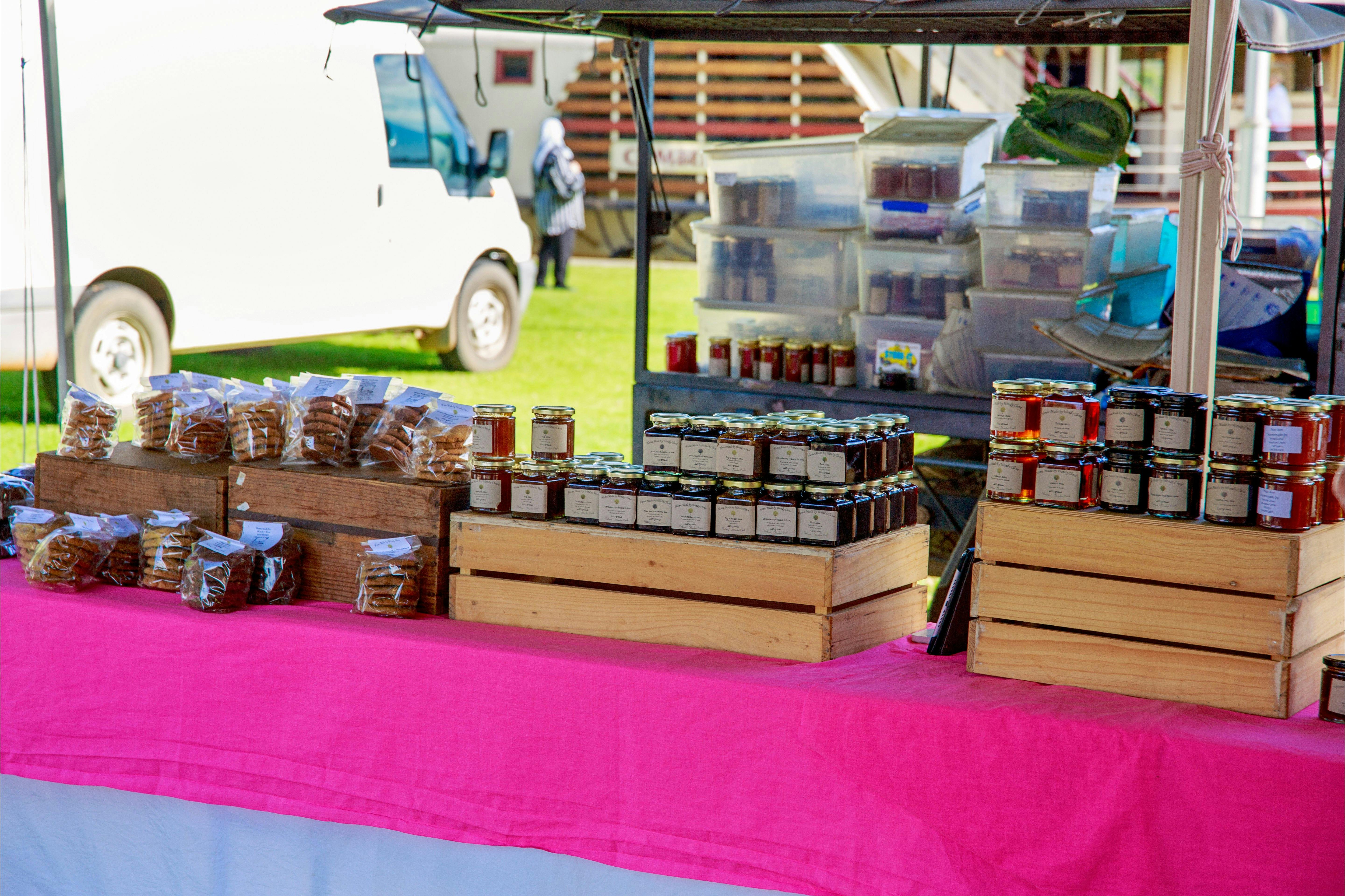 Yarrawonga Farmers and Craft Market NSW Holidays & Things to Do, Attractions
