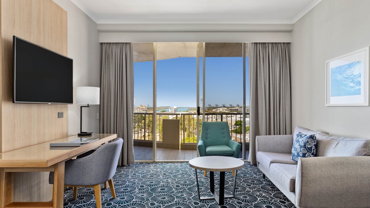 Deluxe King Suite