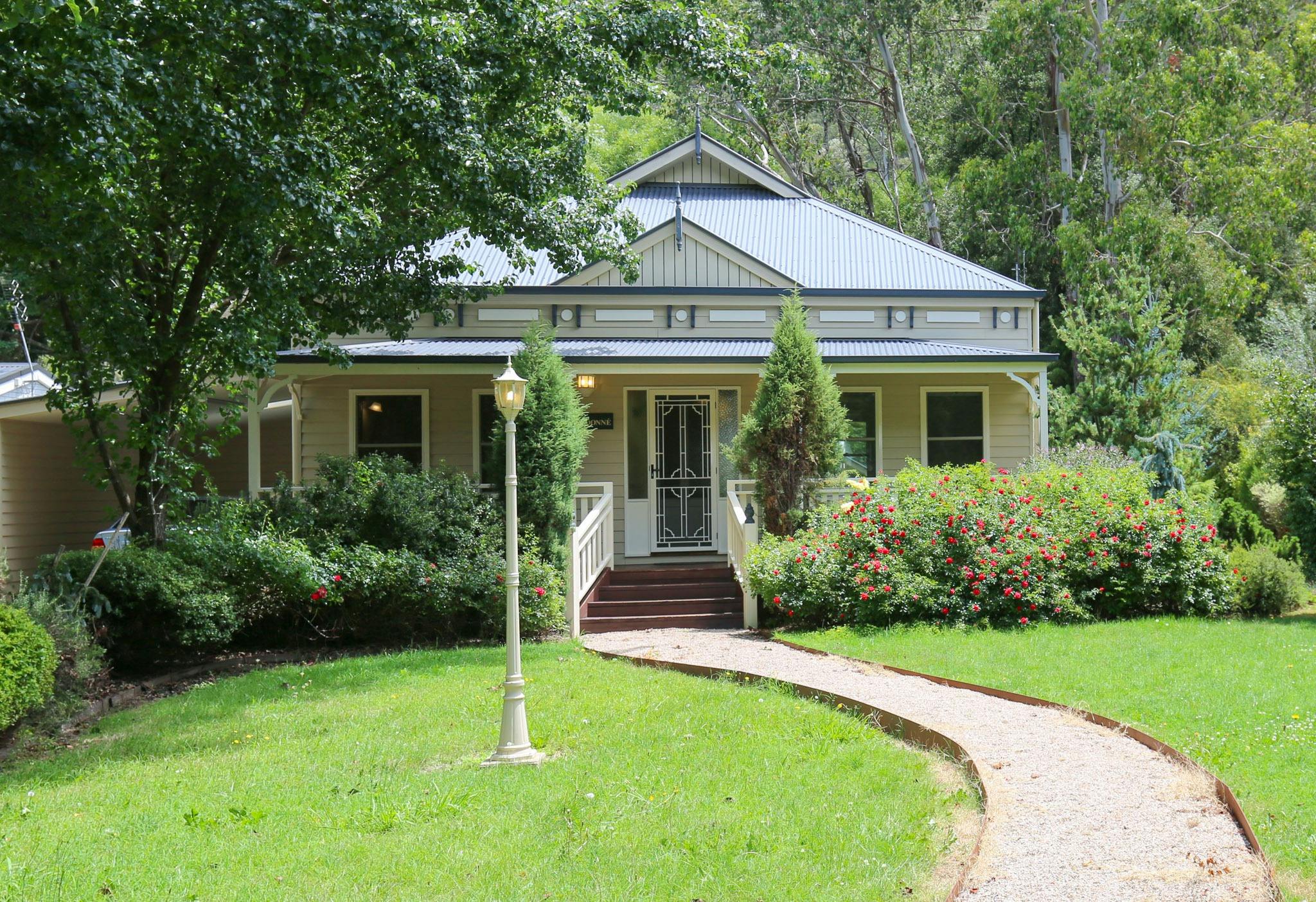 Family Group Couple Accommodation in Bright Harrietville Alpine Valley Getaways