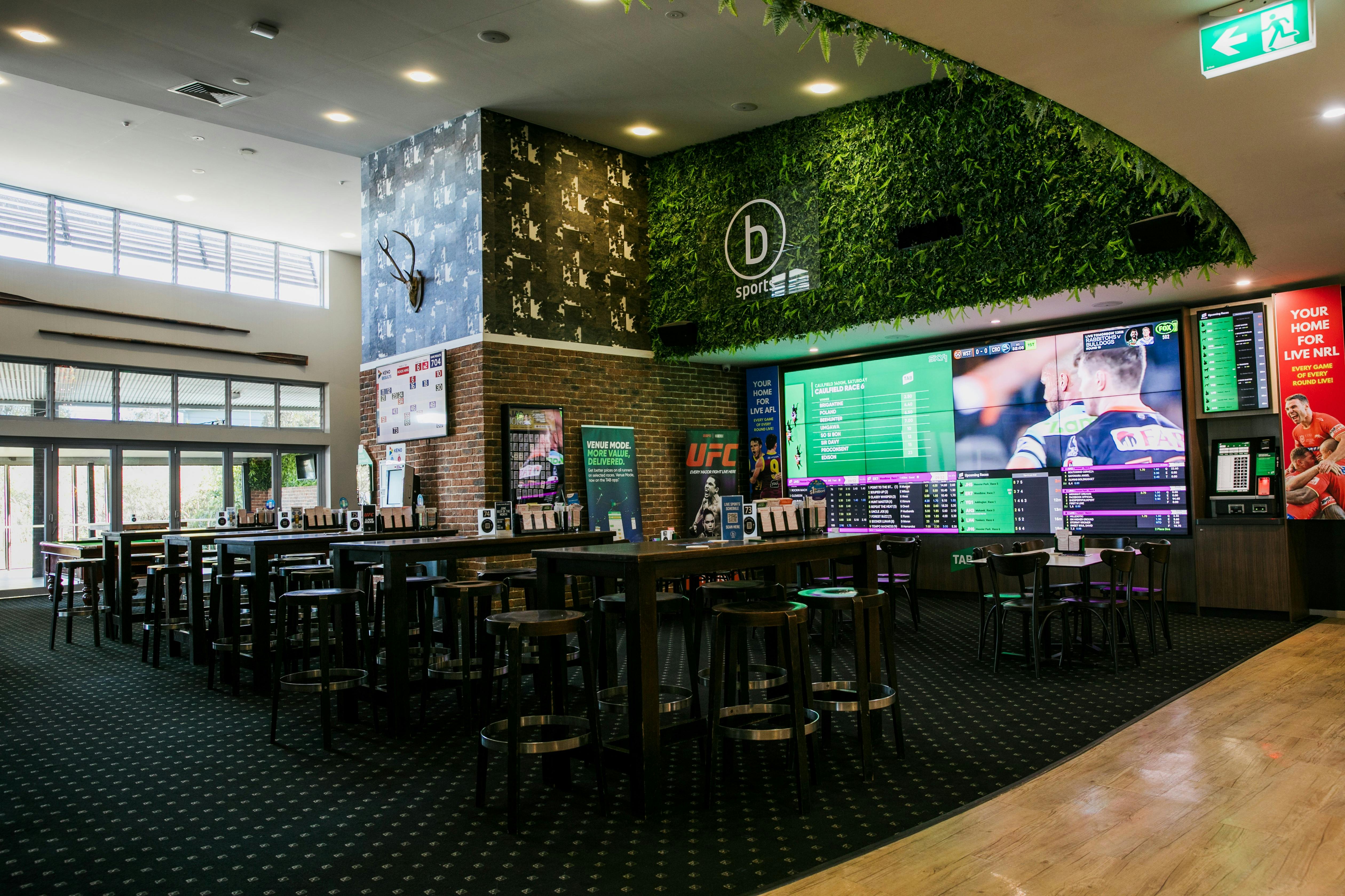 Brightwater Hotel Sports Bar