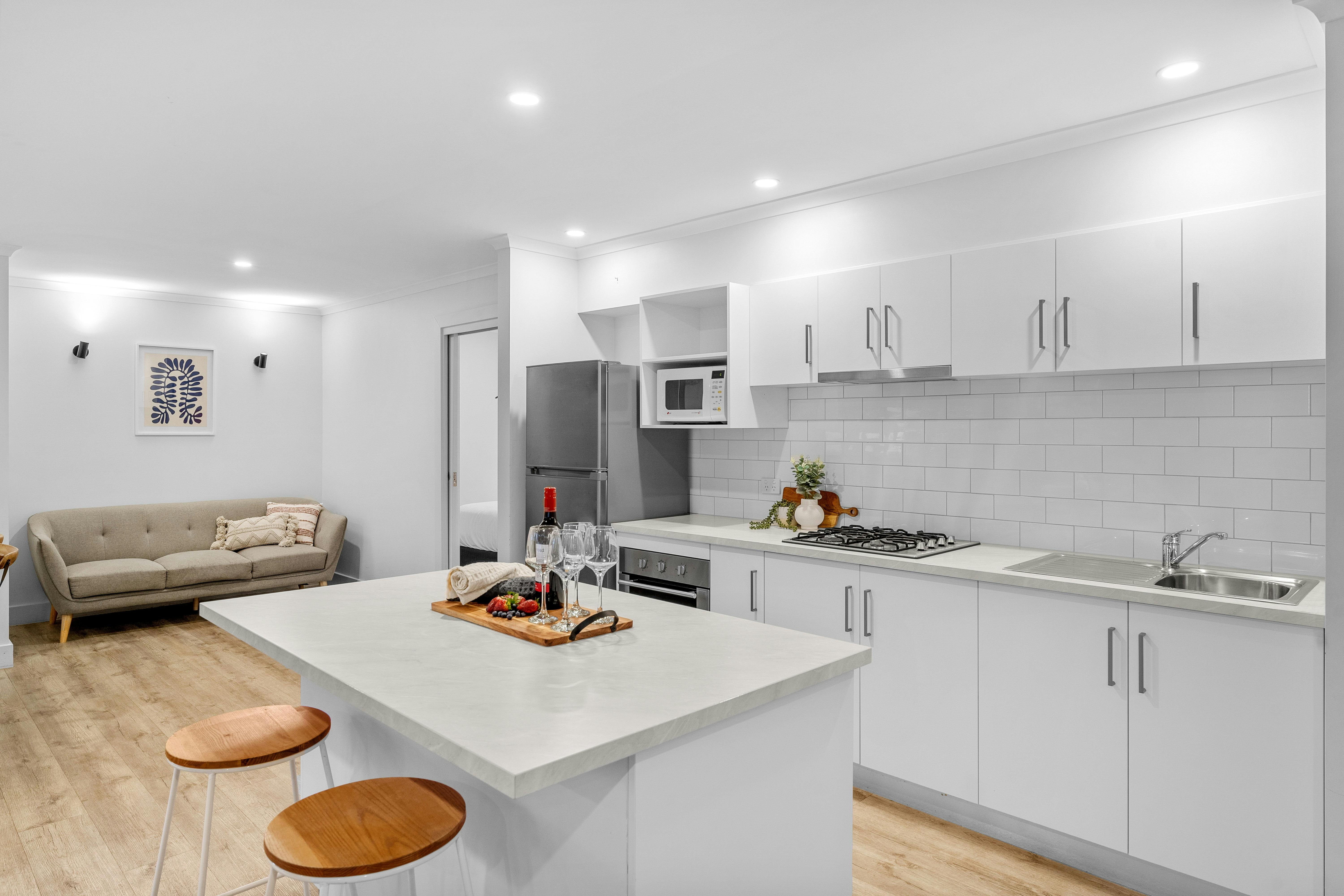 Two Bedroom Studio Unit | Tasman Holiday Parks - Bright