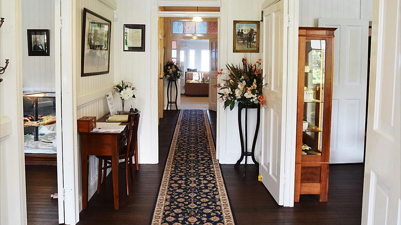 Ringsfield House Nanango - Hallway